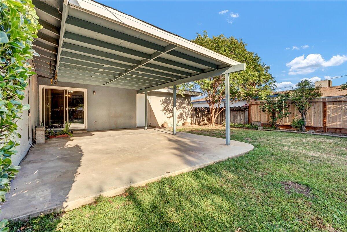 1447 Westside Street