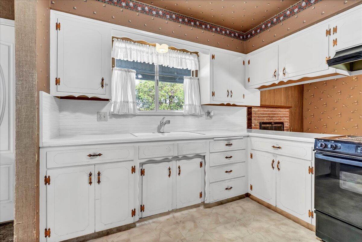 1447 Westside Street