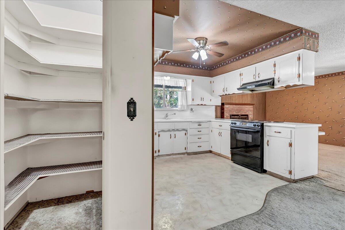 1447 Westside Street