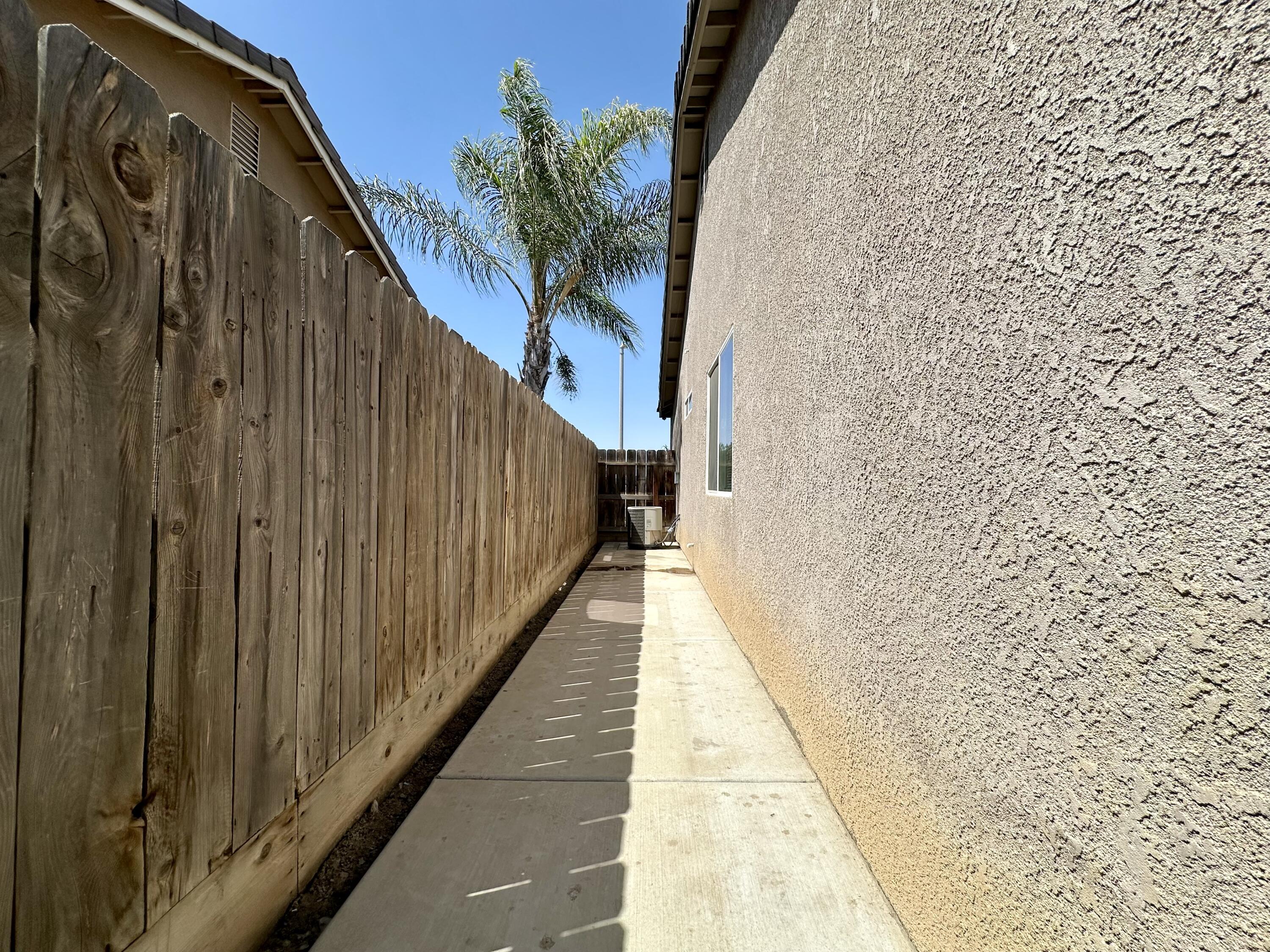 1831 W Castle Ave Avenue