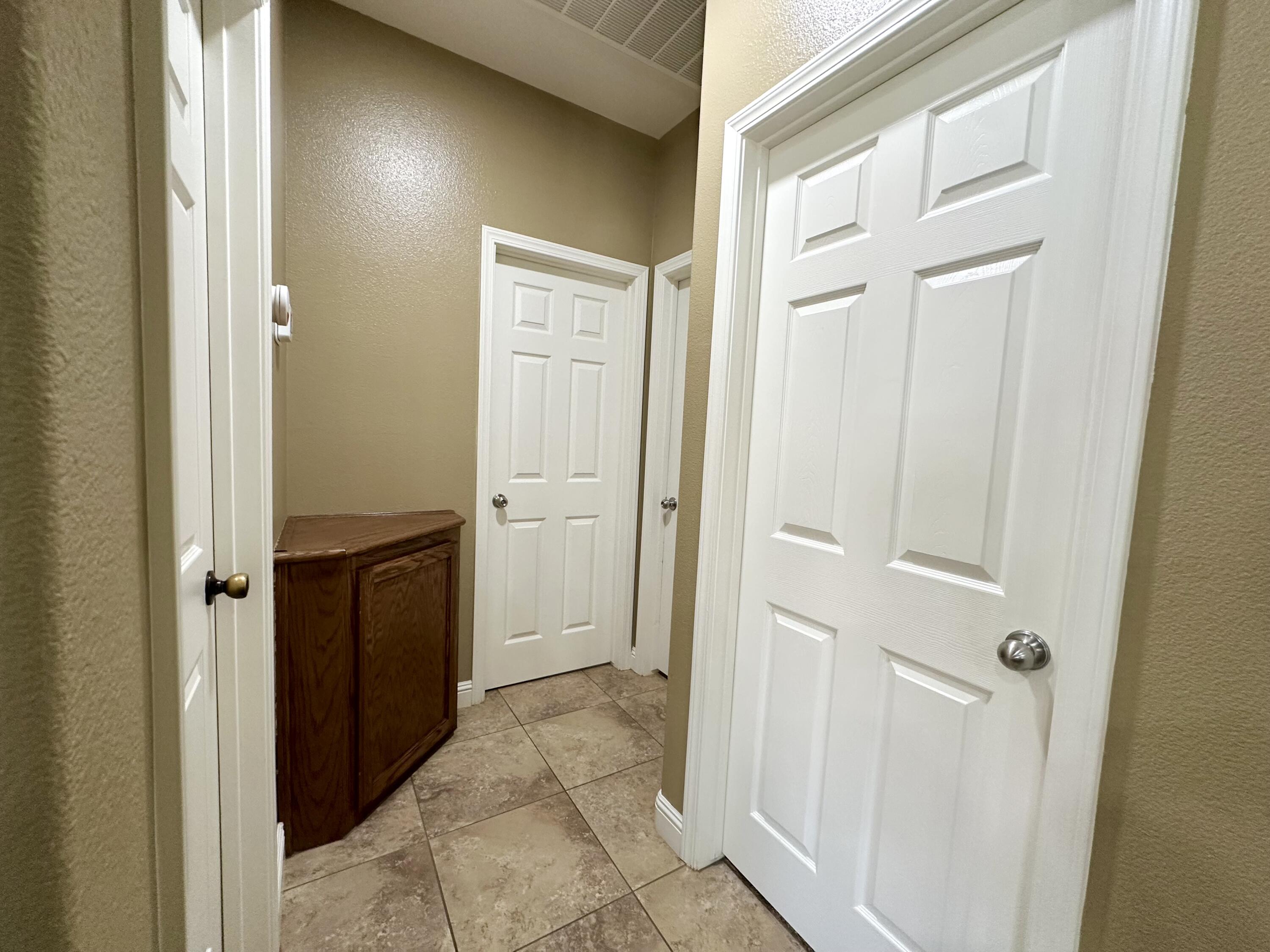 1831 W Castle Ave Avenue