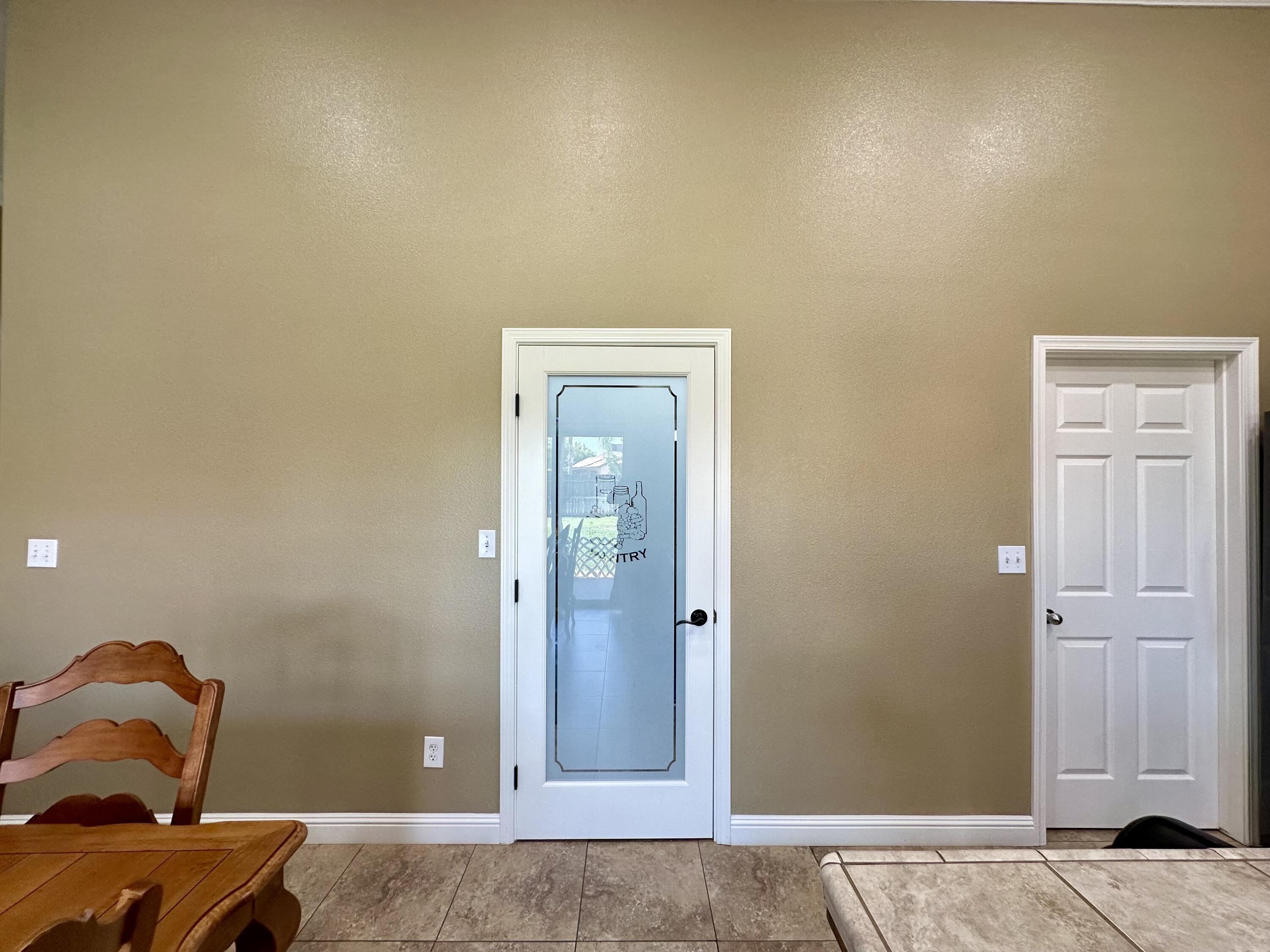 1831 W Castle Ave Avenue