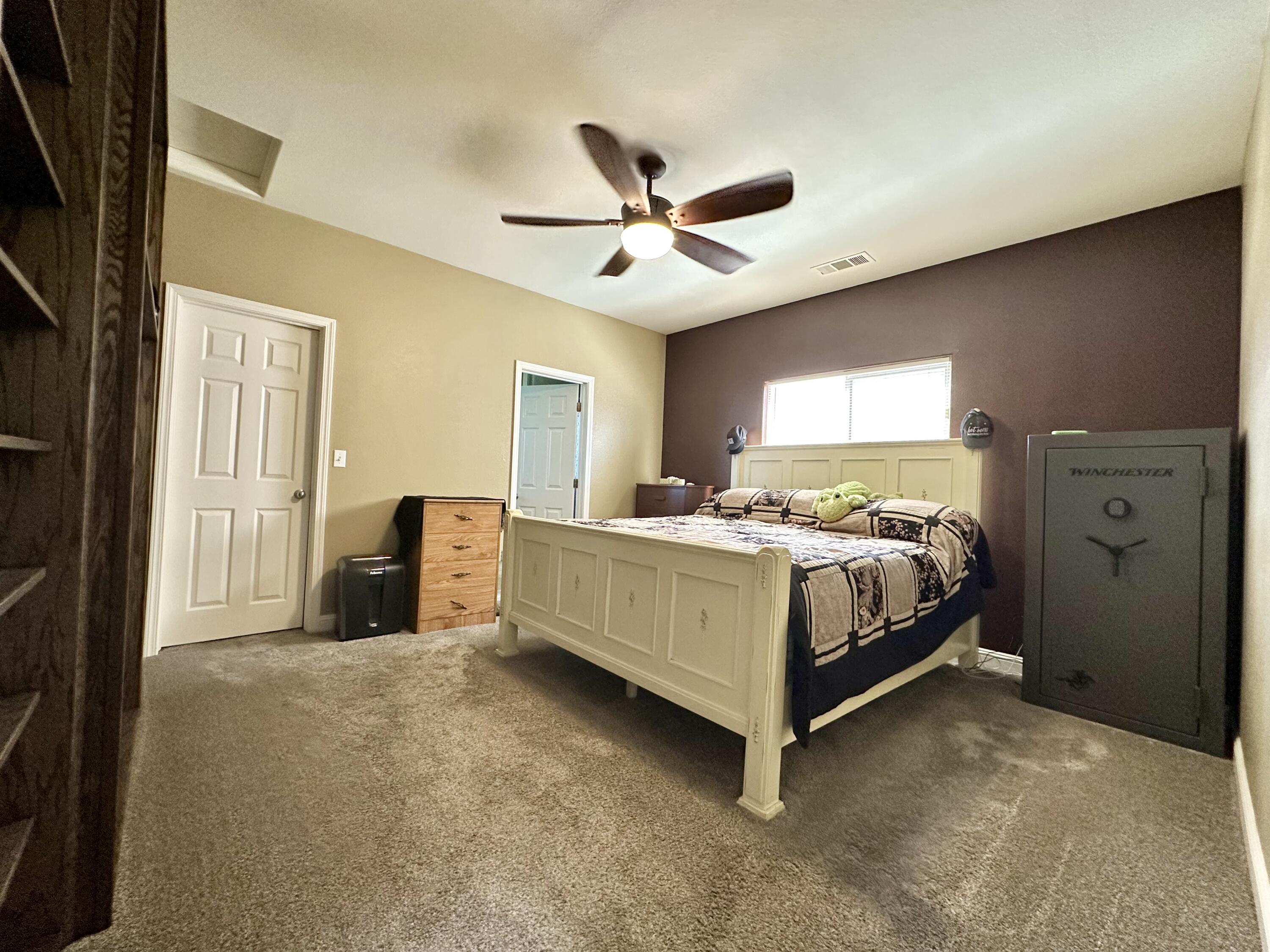 1831 W Castle Ave Avenue