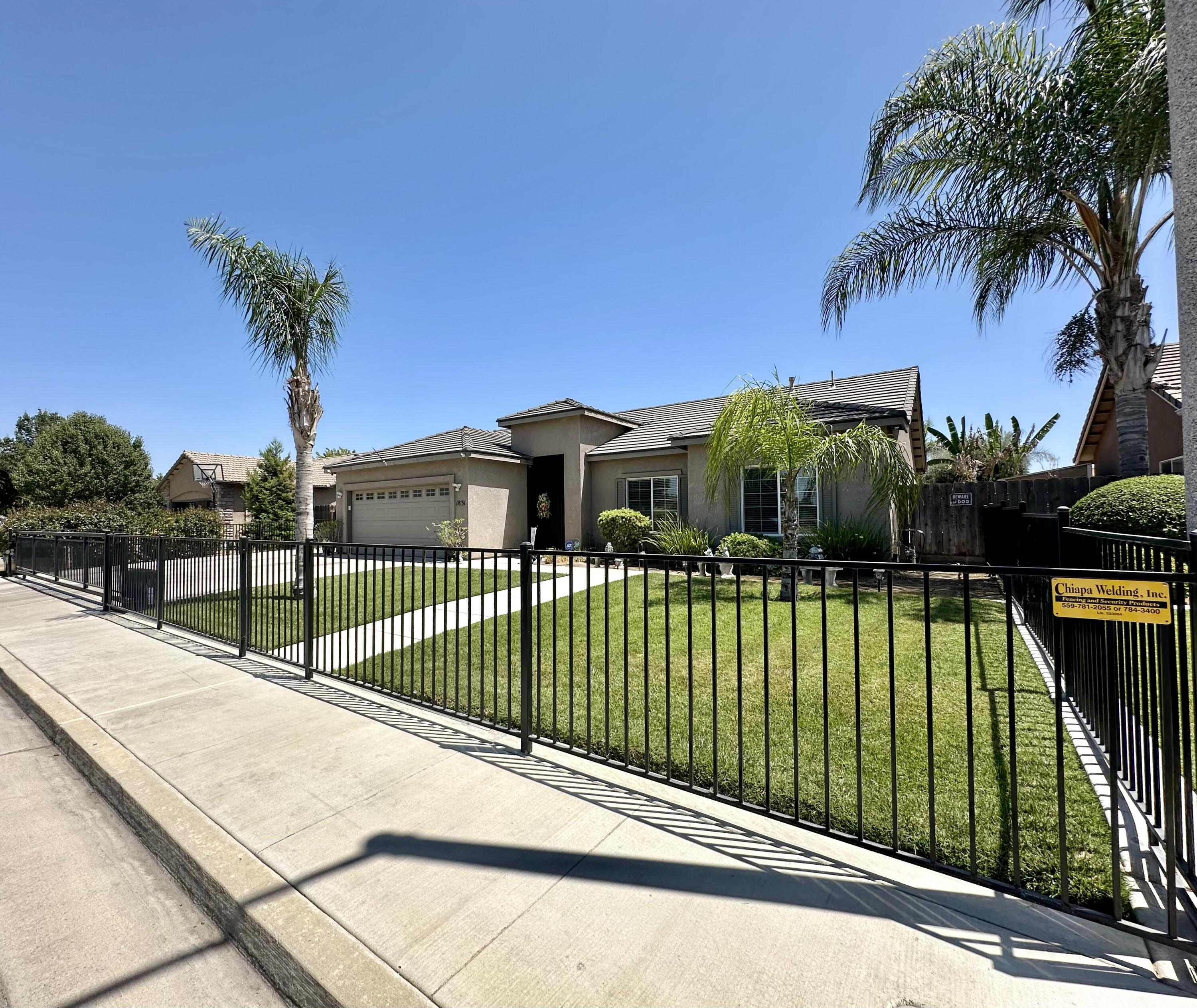 1831 W Castle Ave Avenue