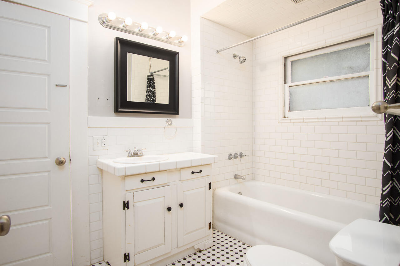 459 N El Granito Street