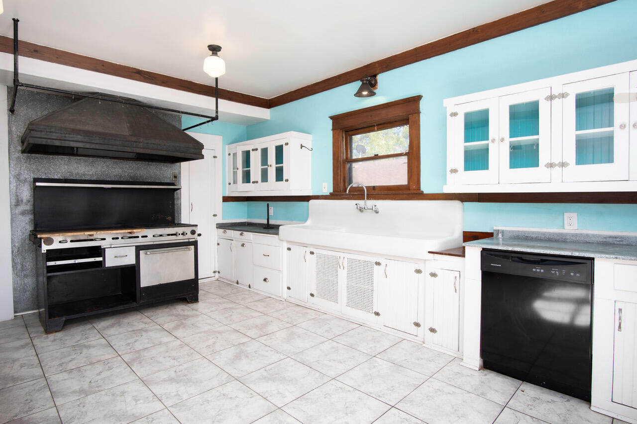 459 N El Granito Street