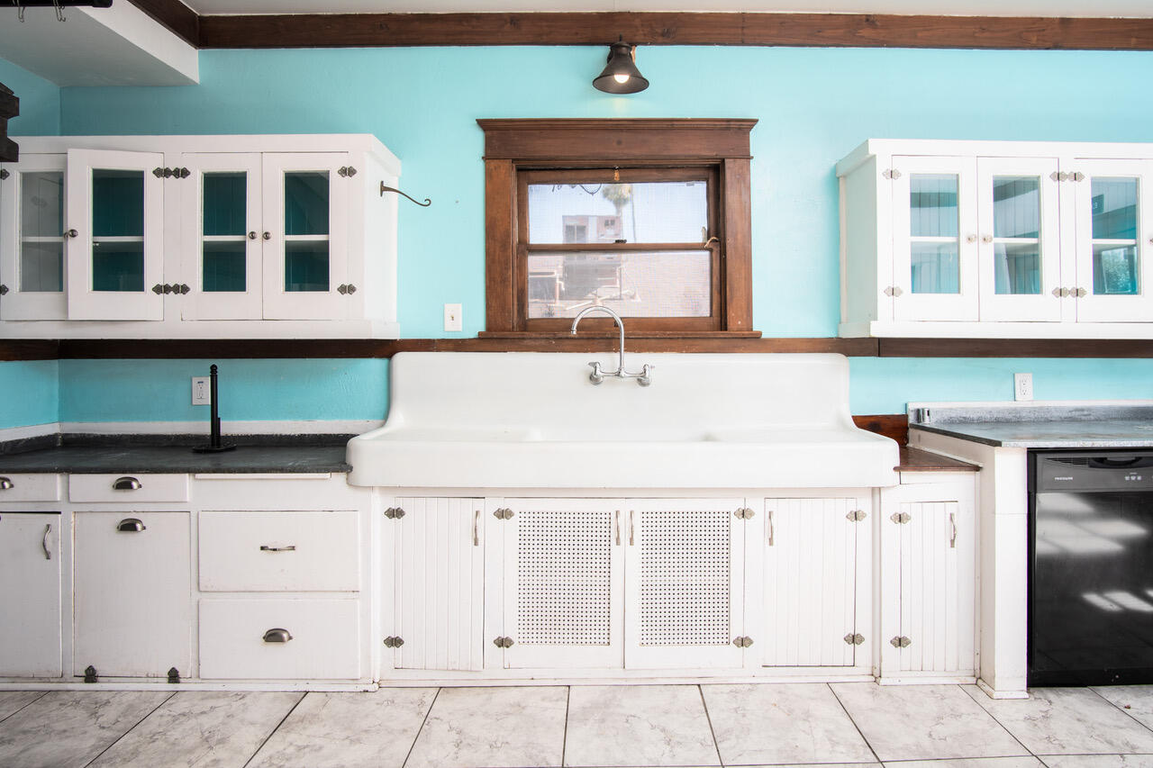 459 N El Granito Street