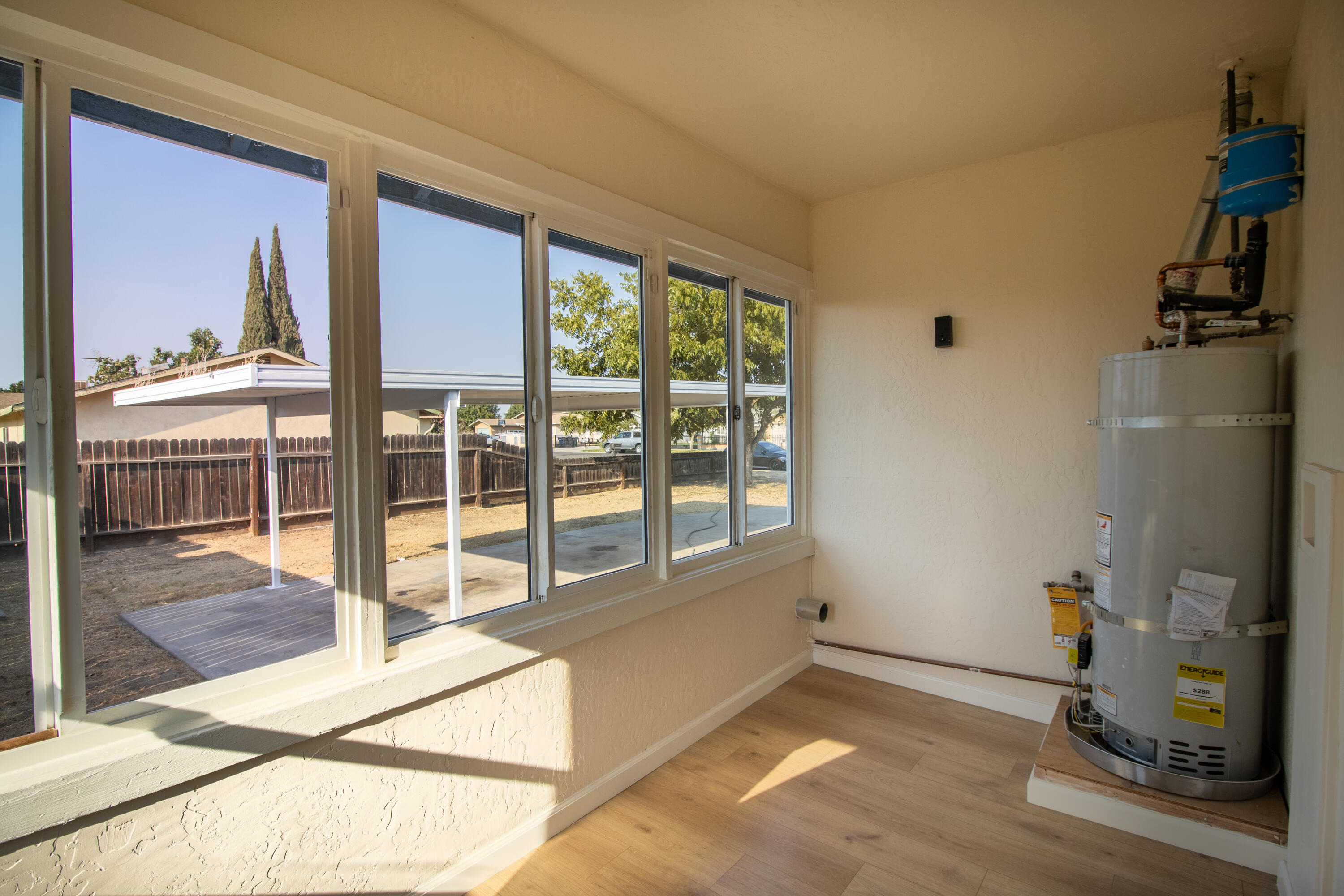 751 S R Street, Tulare