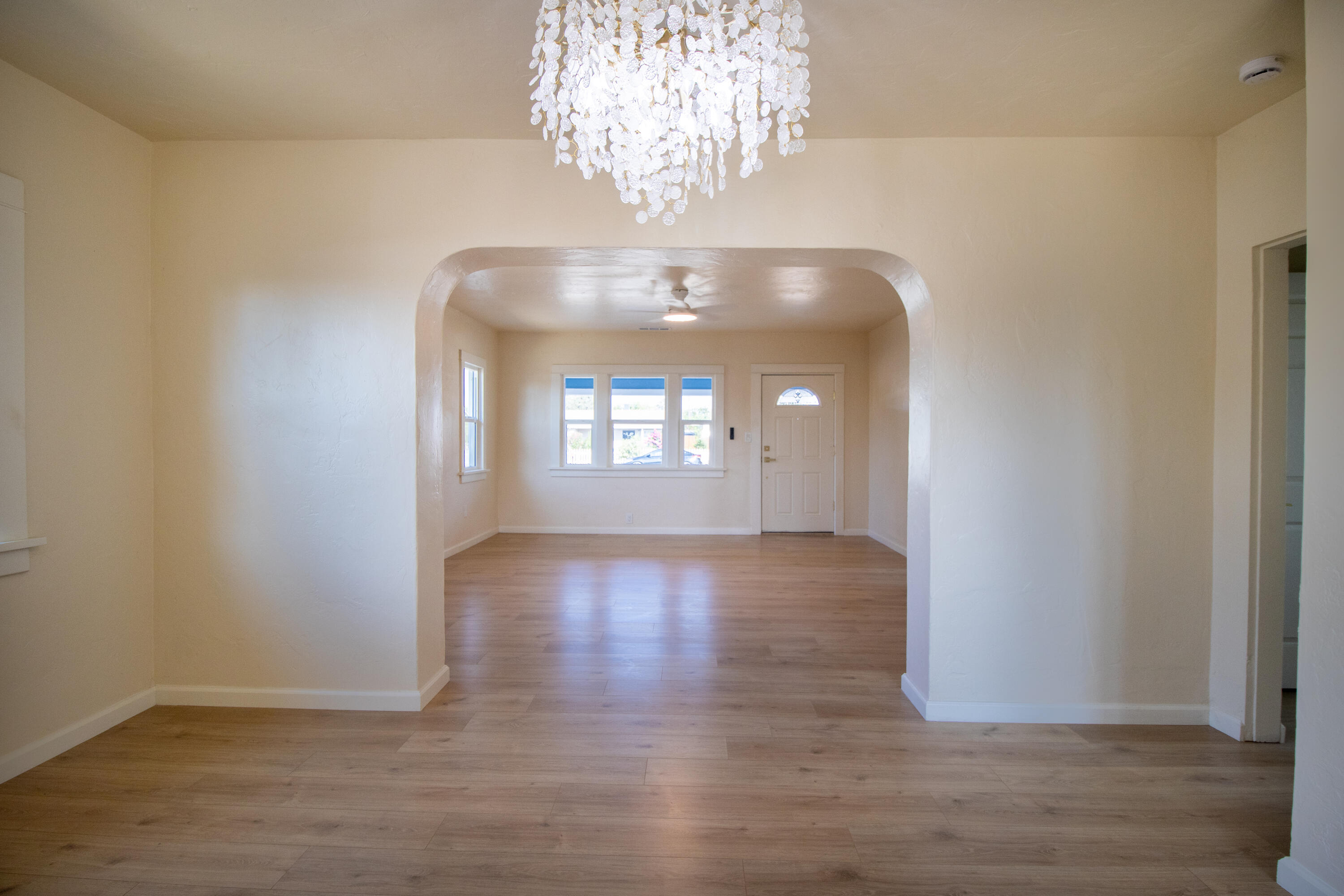 751 S R Street, Tulare