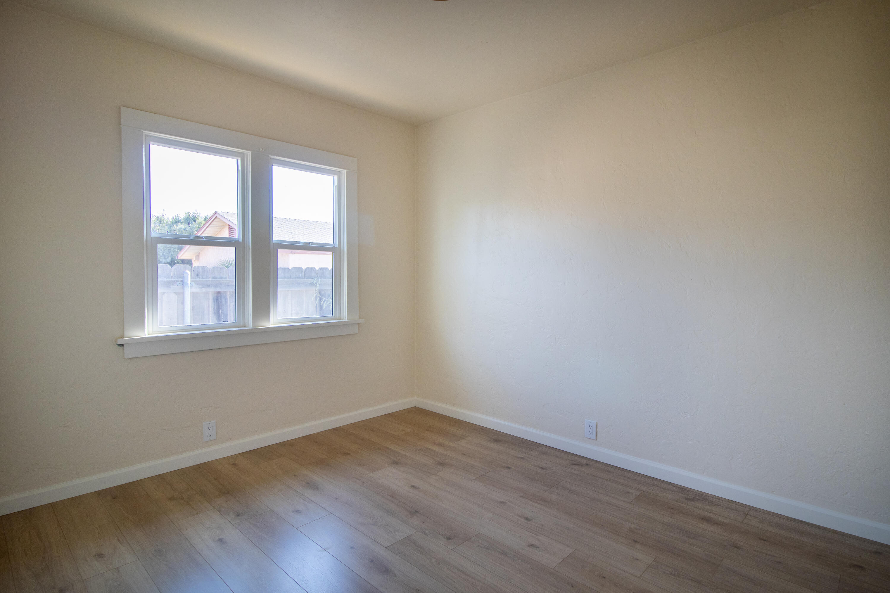 751 S R Street, Tulare