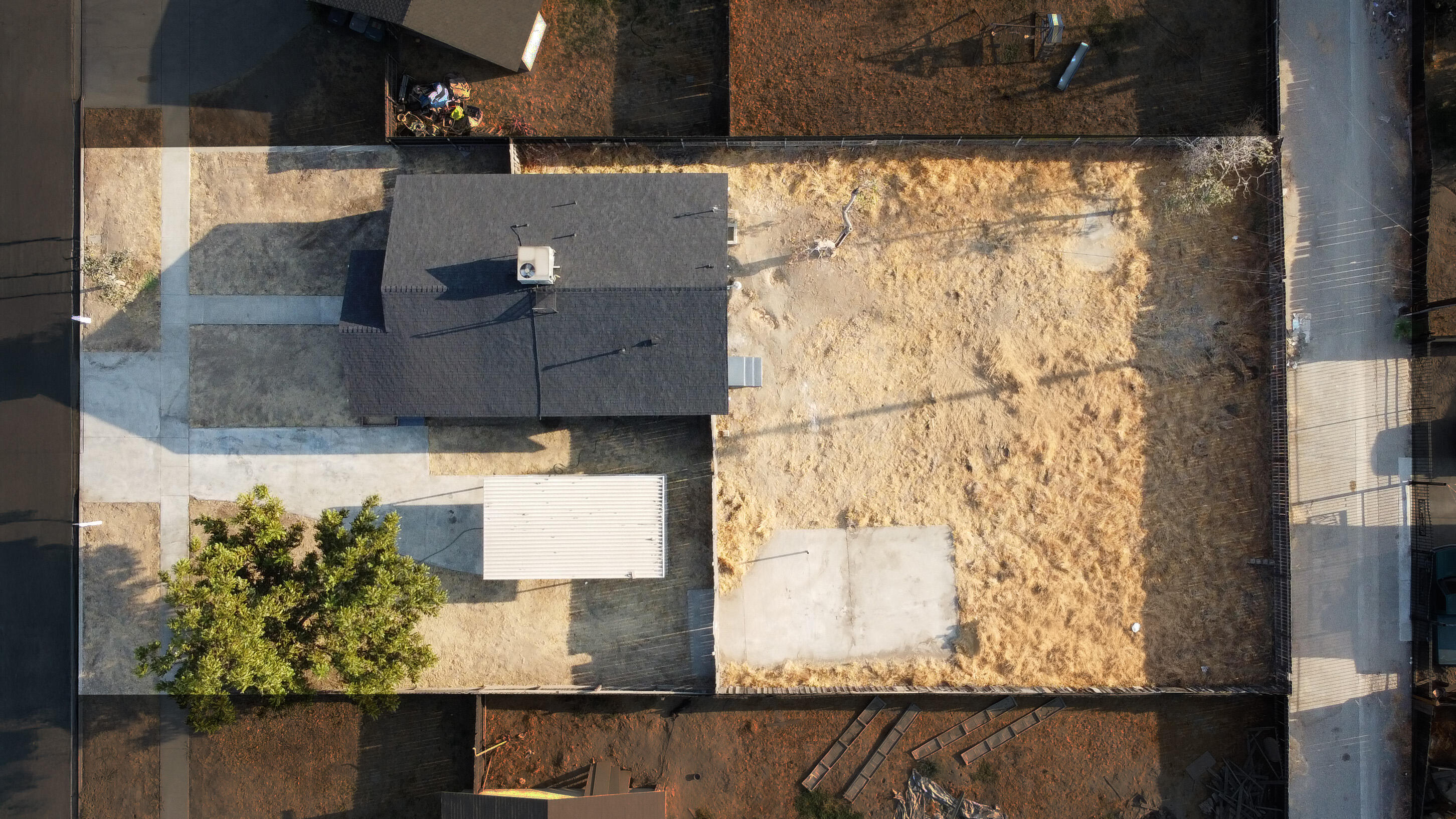 751 S R Street, Tulare