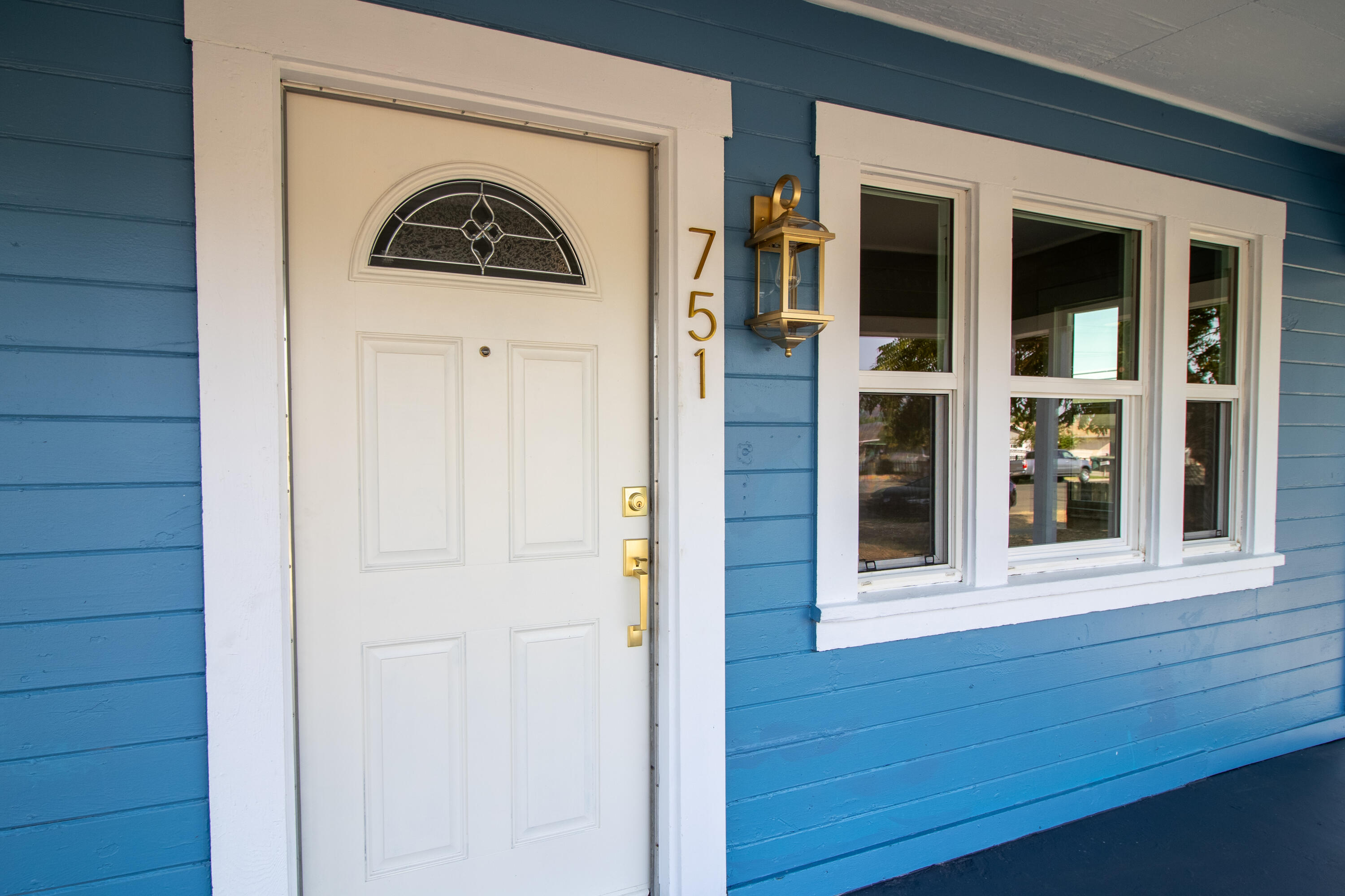 751 S R Street, Tulare