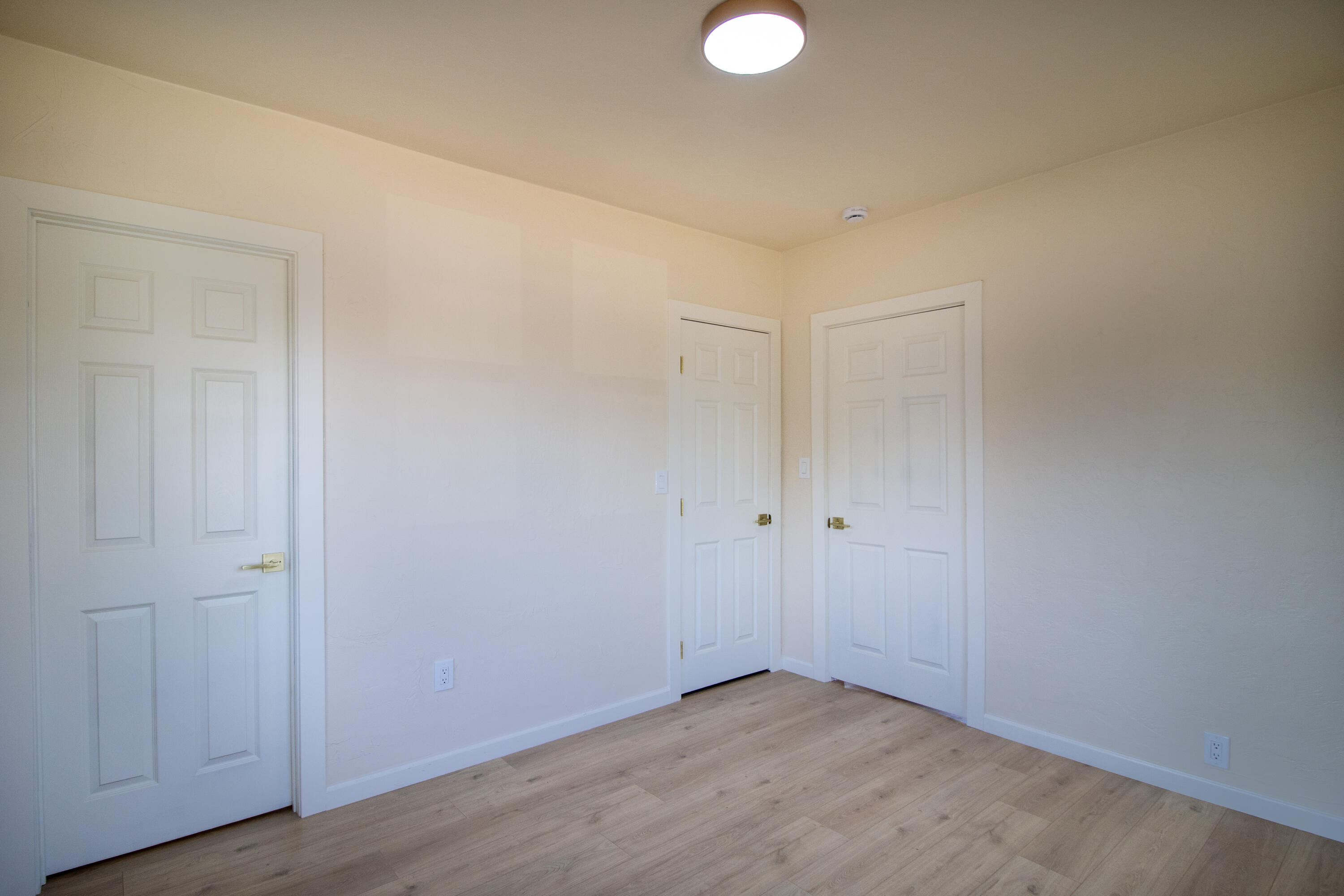 751 S R Street, Tulare