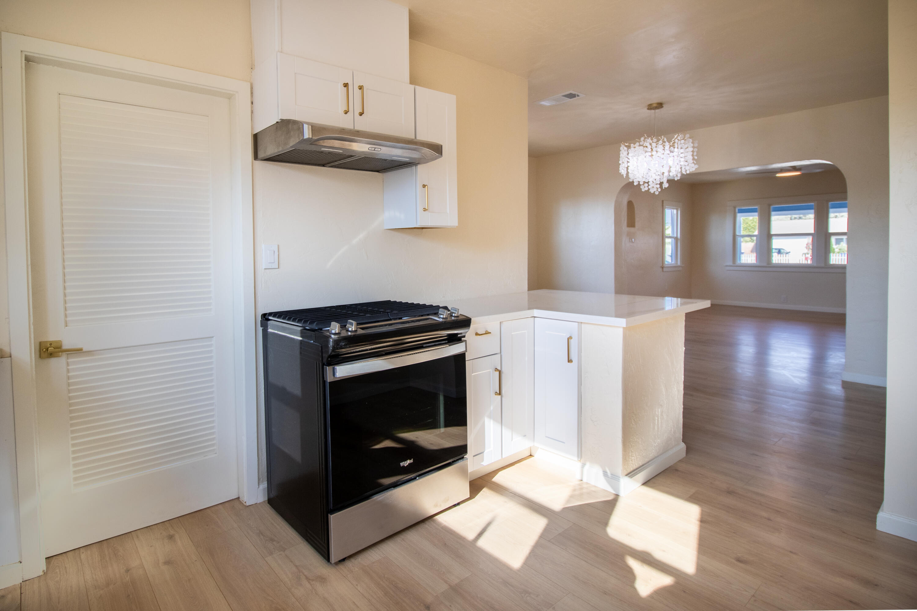 751 S R Street, Tulare