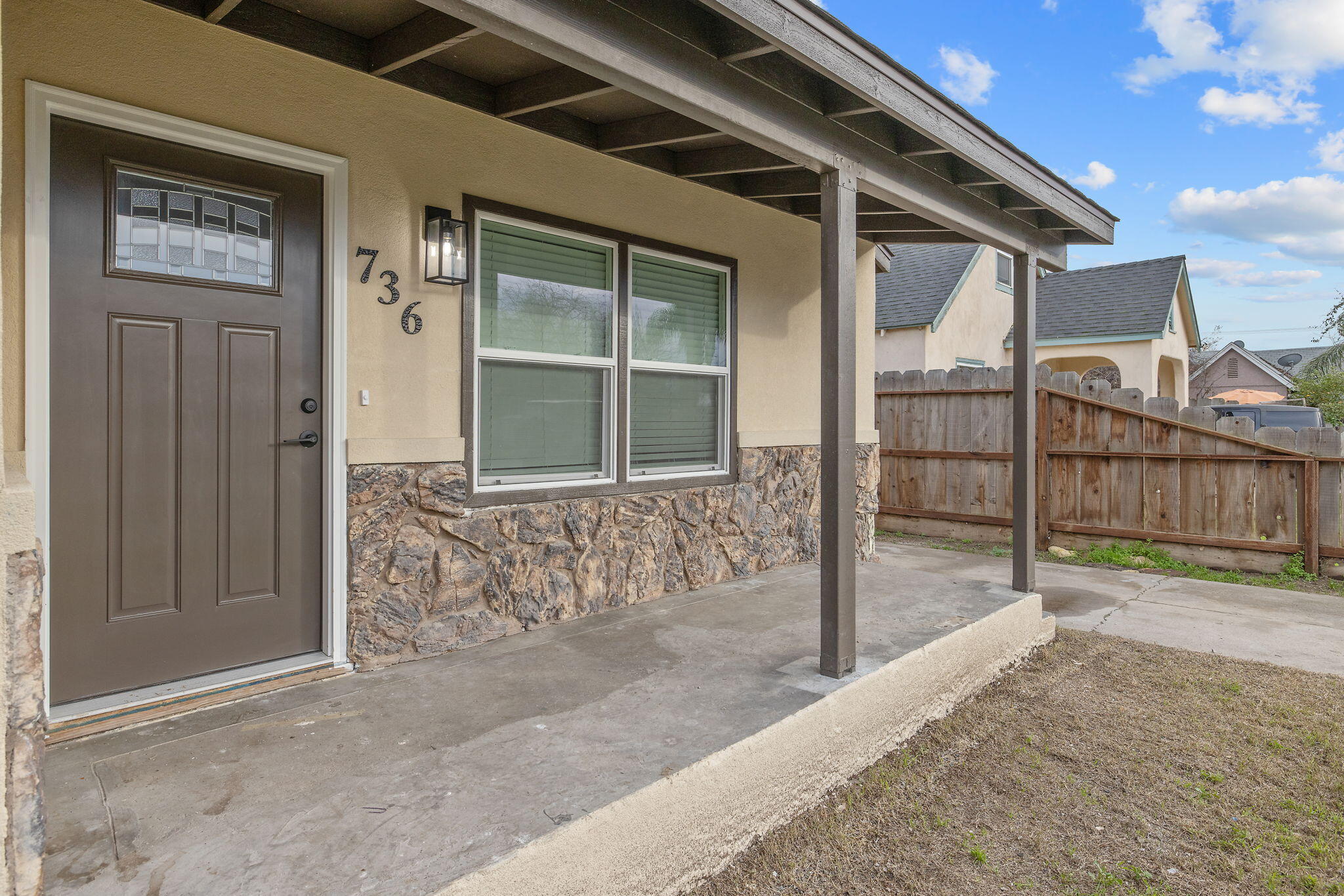 736 S Victoria Street