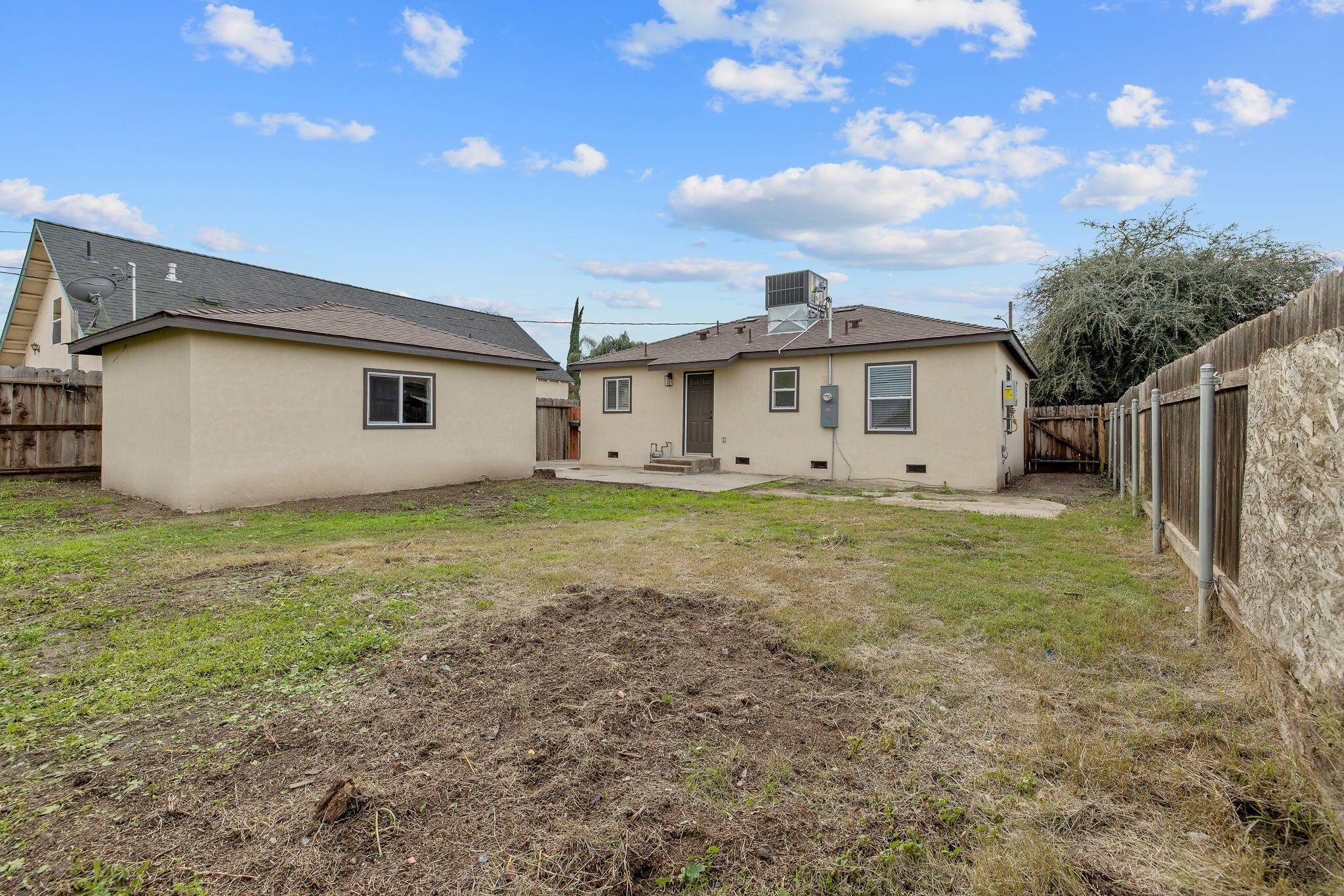 736 S Victoria Street