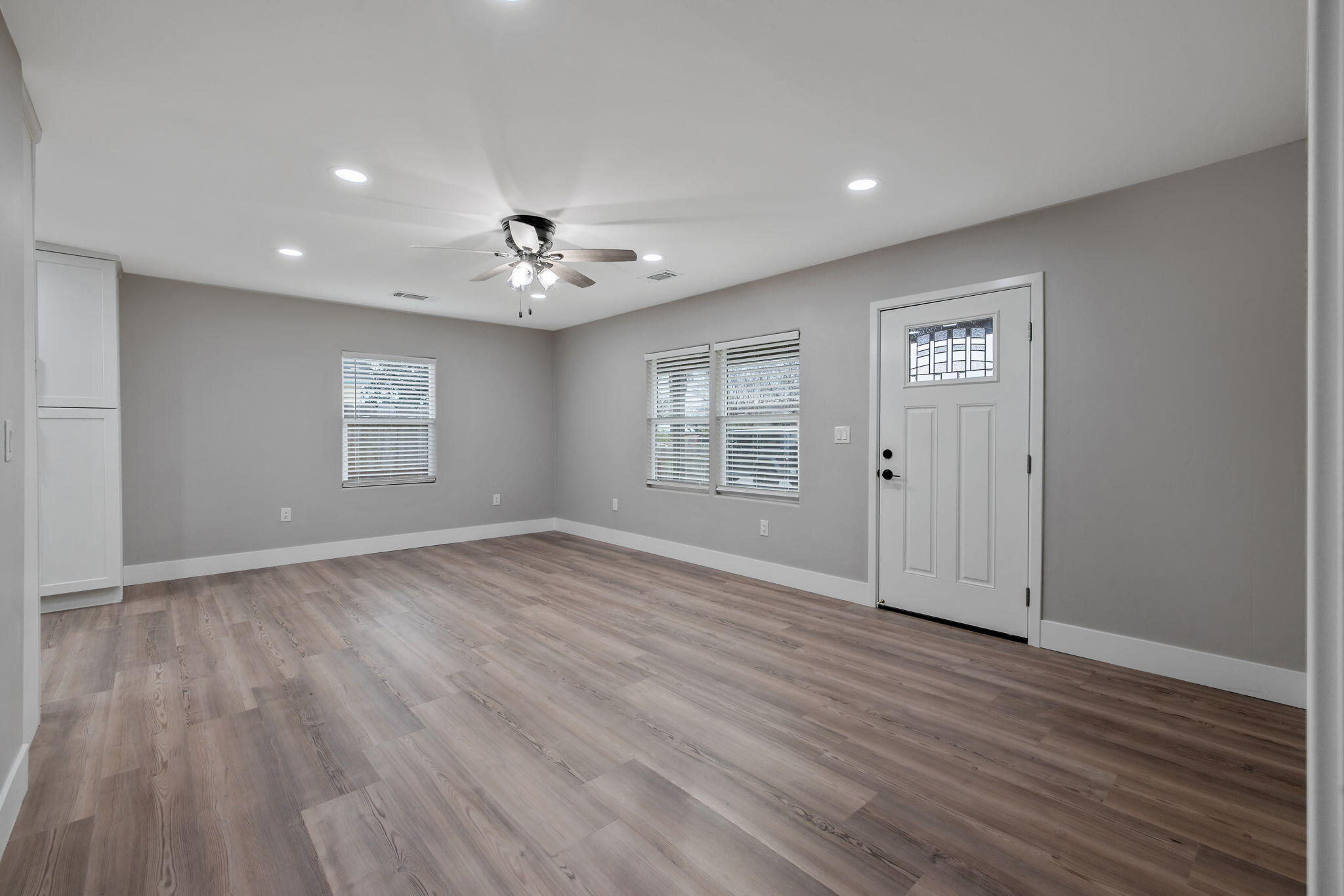 736 S Victoria Street