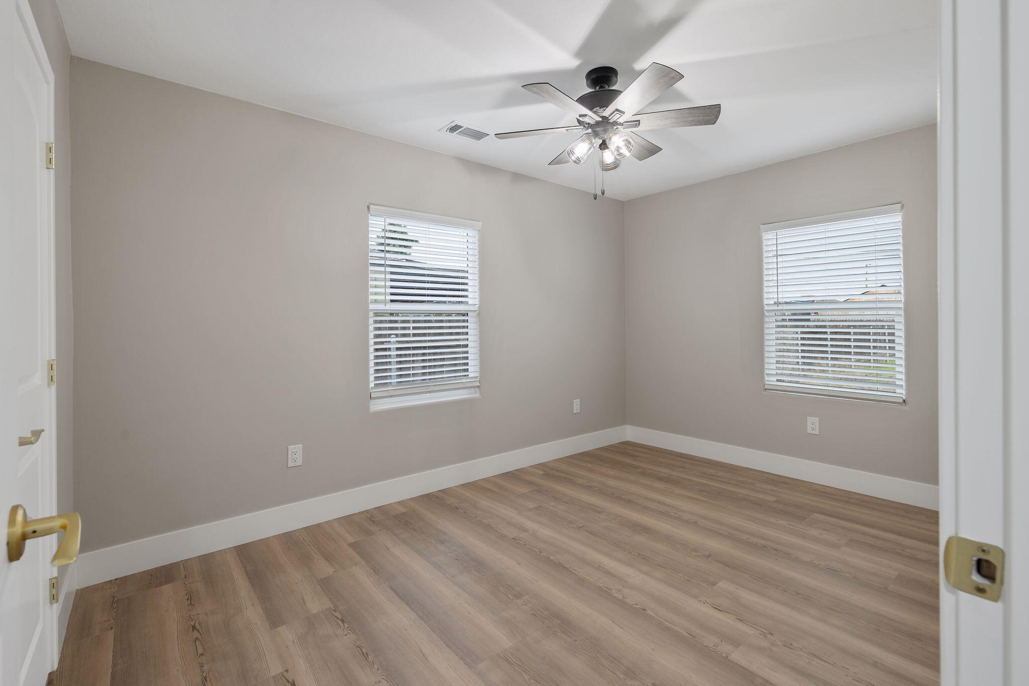 736 S Victoria Street