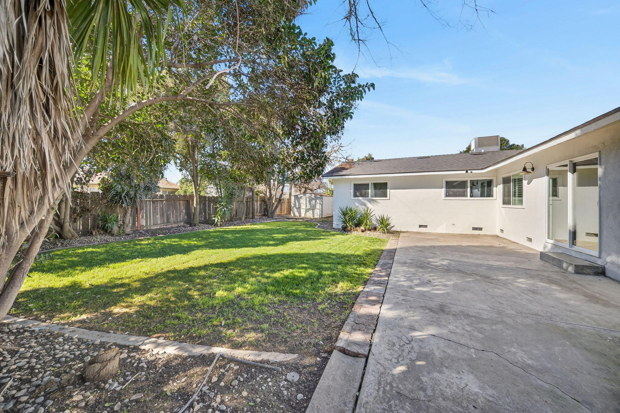 3035 W Cambridge Avenue