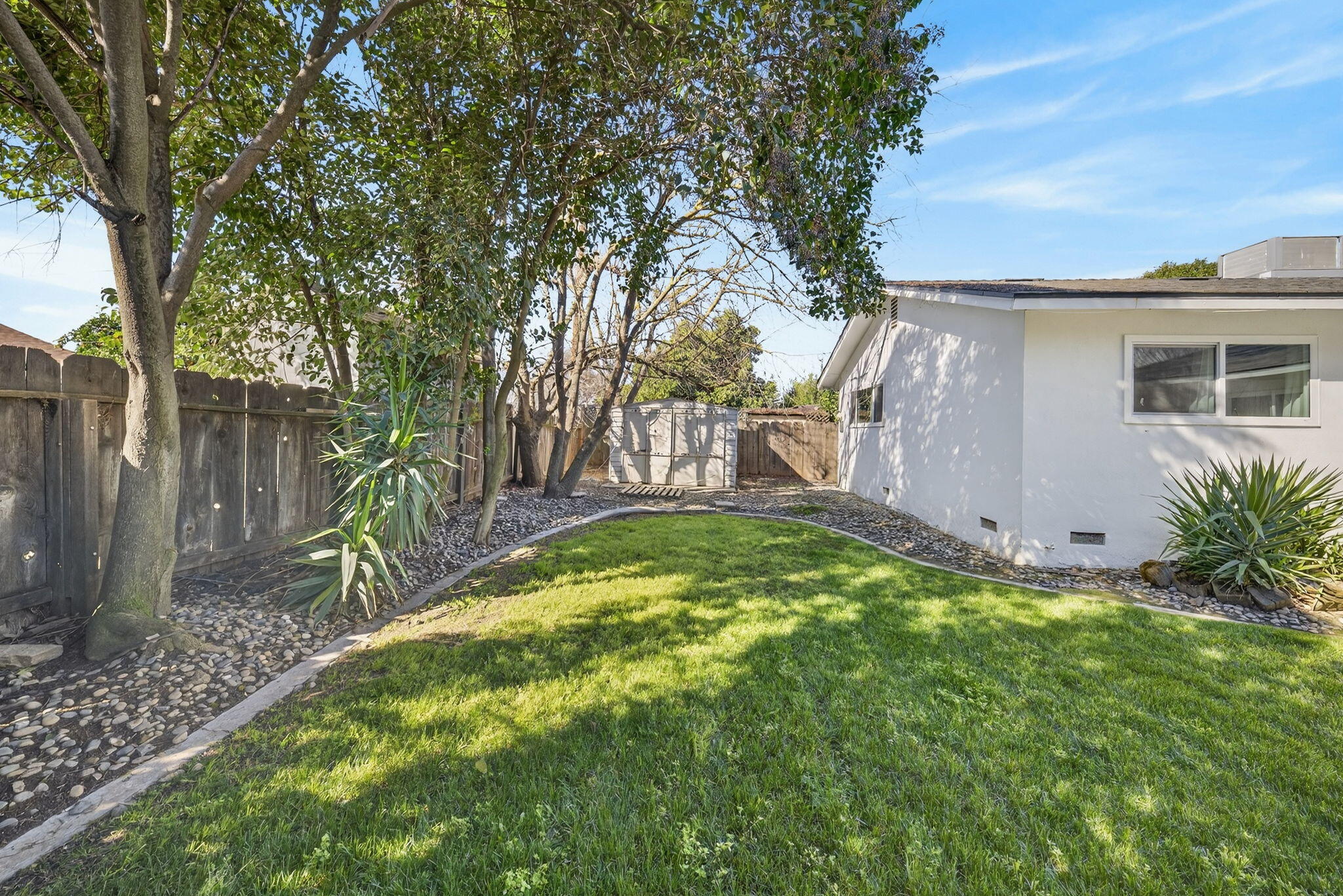 3035 W Cambridge Avenue