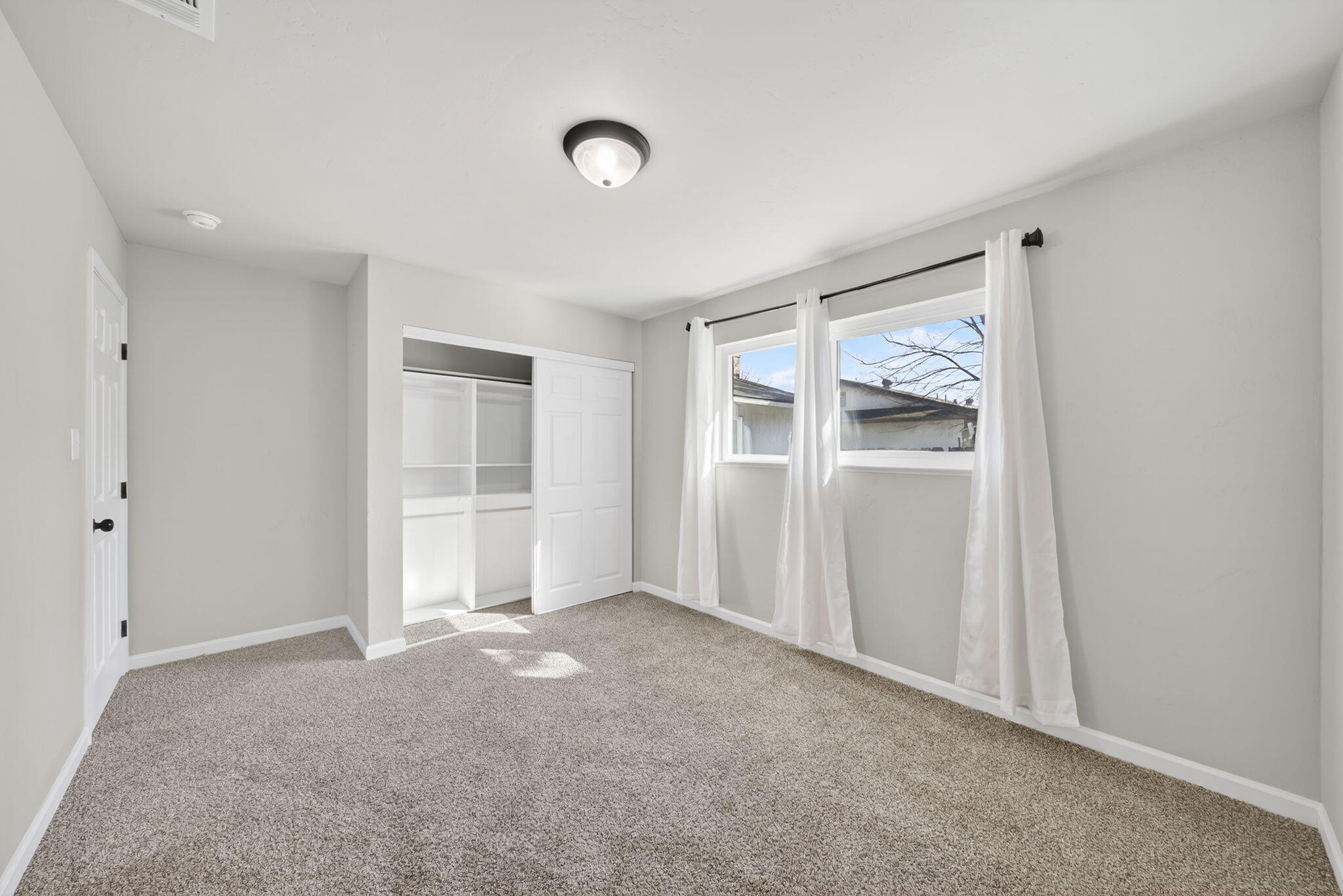 3035 W Cambridge Avenue