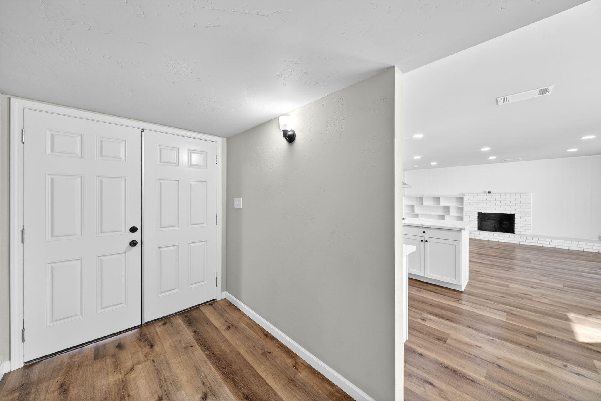 3035 W Cambridge Avenue