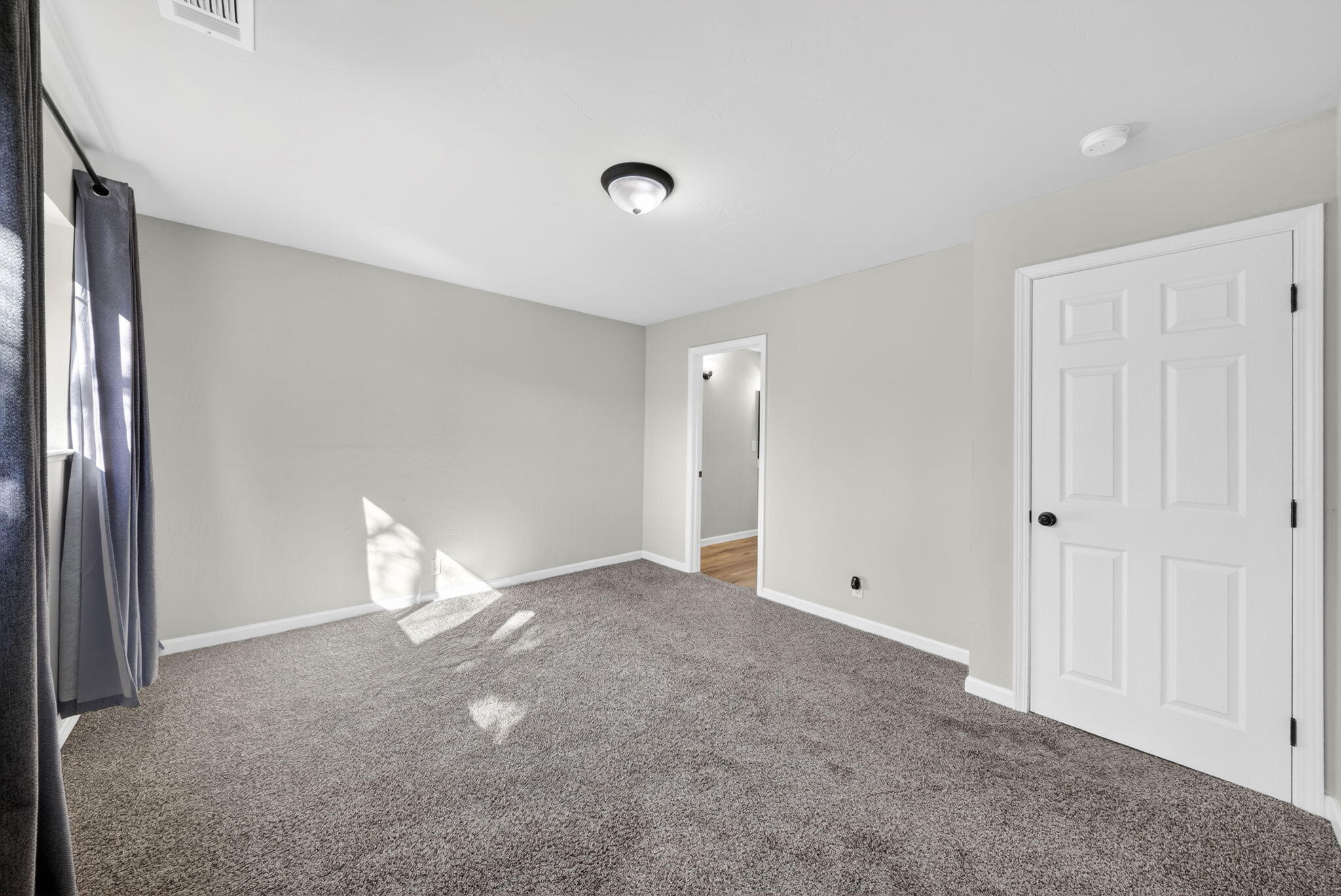 3035 W Cambridge Avenue