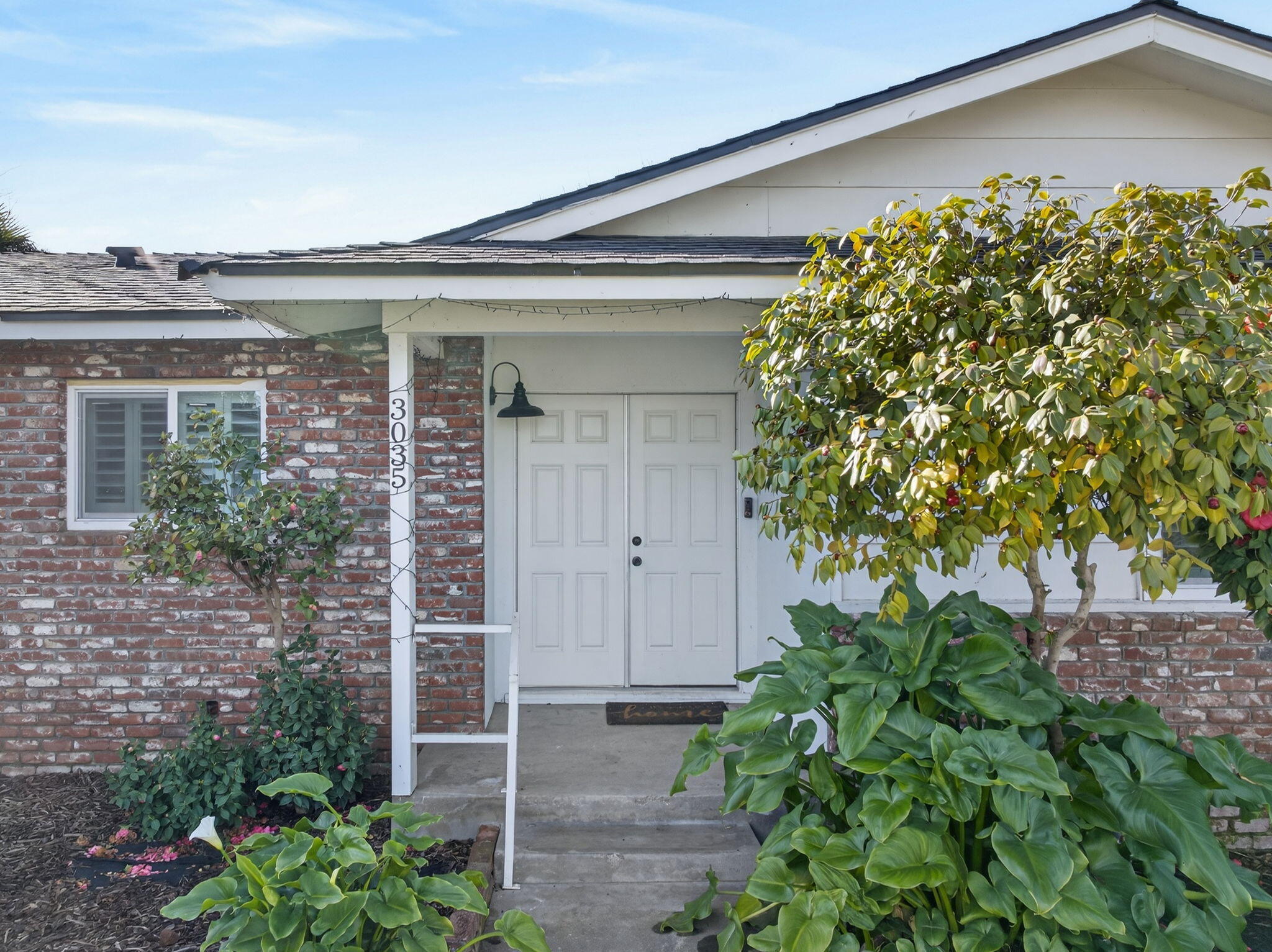 3035 W Cambridge Avenue