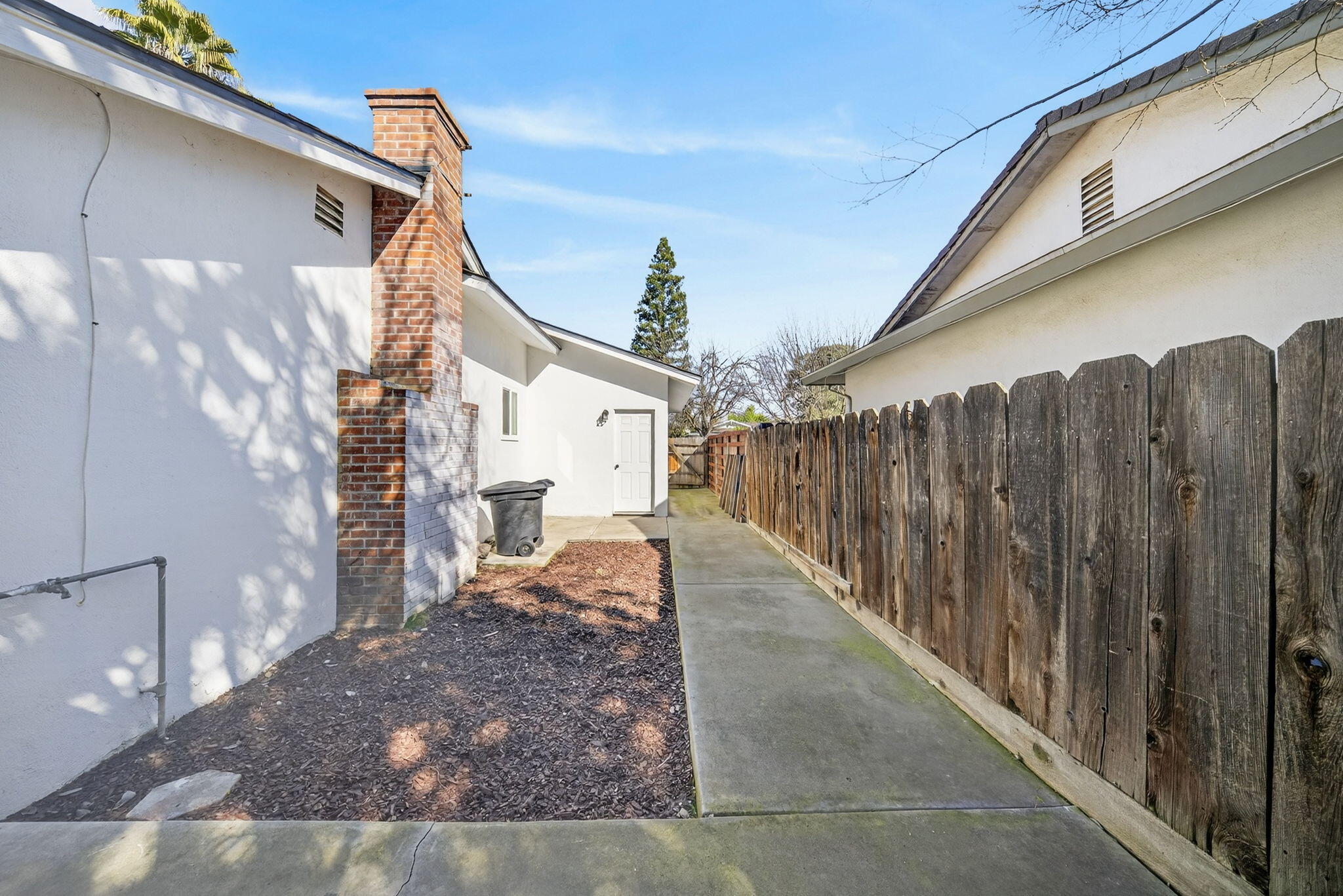 3035 W Cambridge Avenue