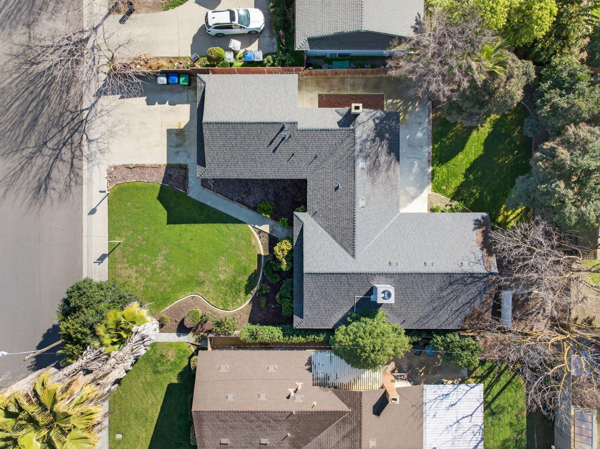 3035 W Cambridge Avenue