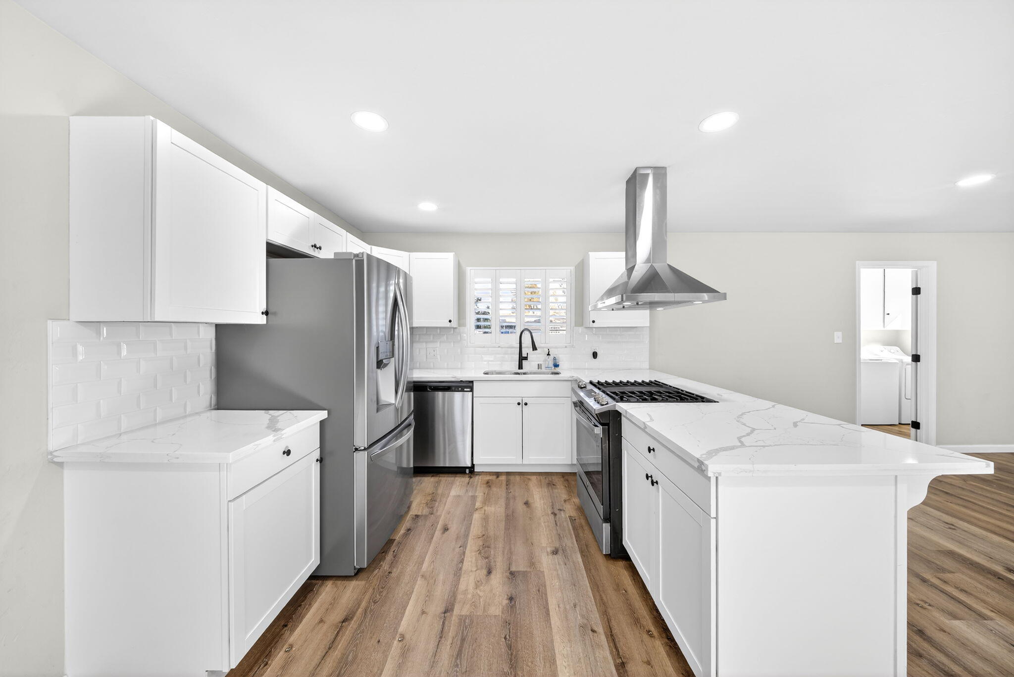 3035 W Cambridge Avenue