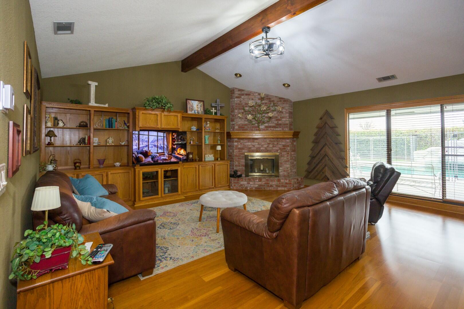 434 N Jennifer Way