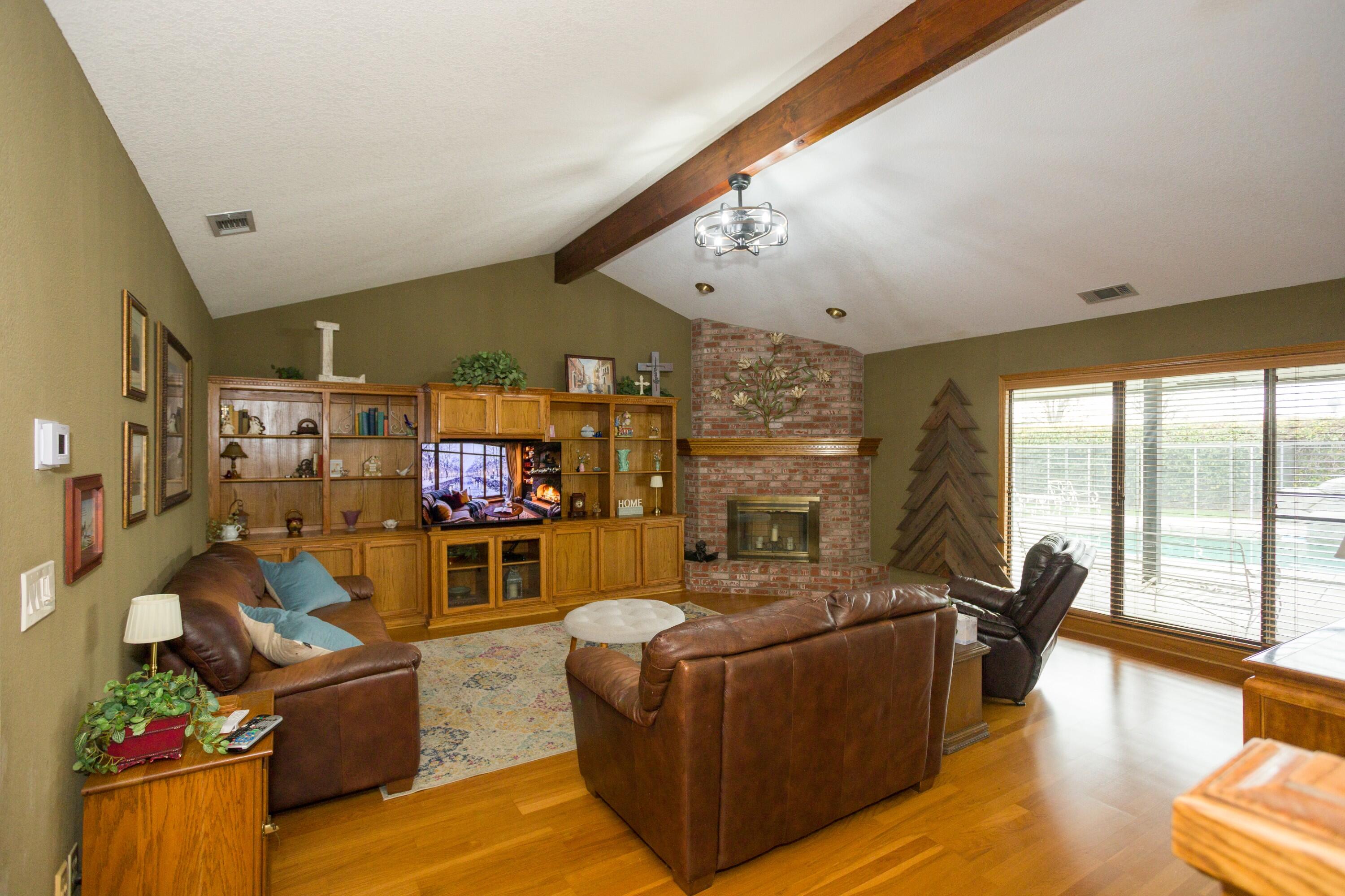 434 N Jennifer Way