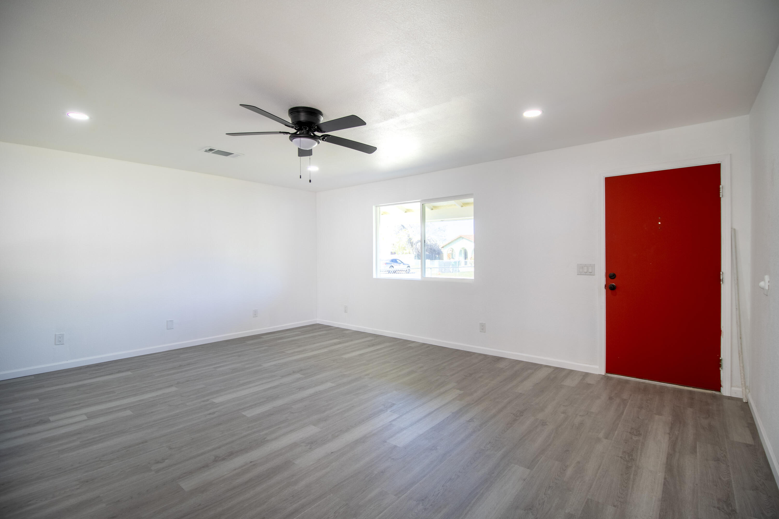 2165 E Richard Avenue