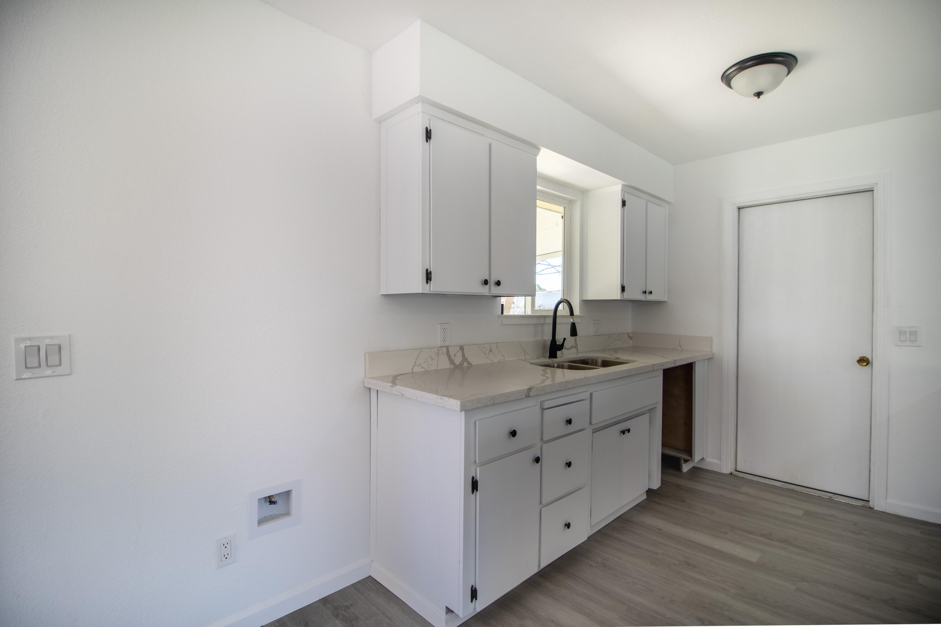 2165 E Richard Avenue