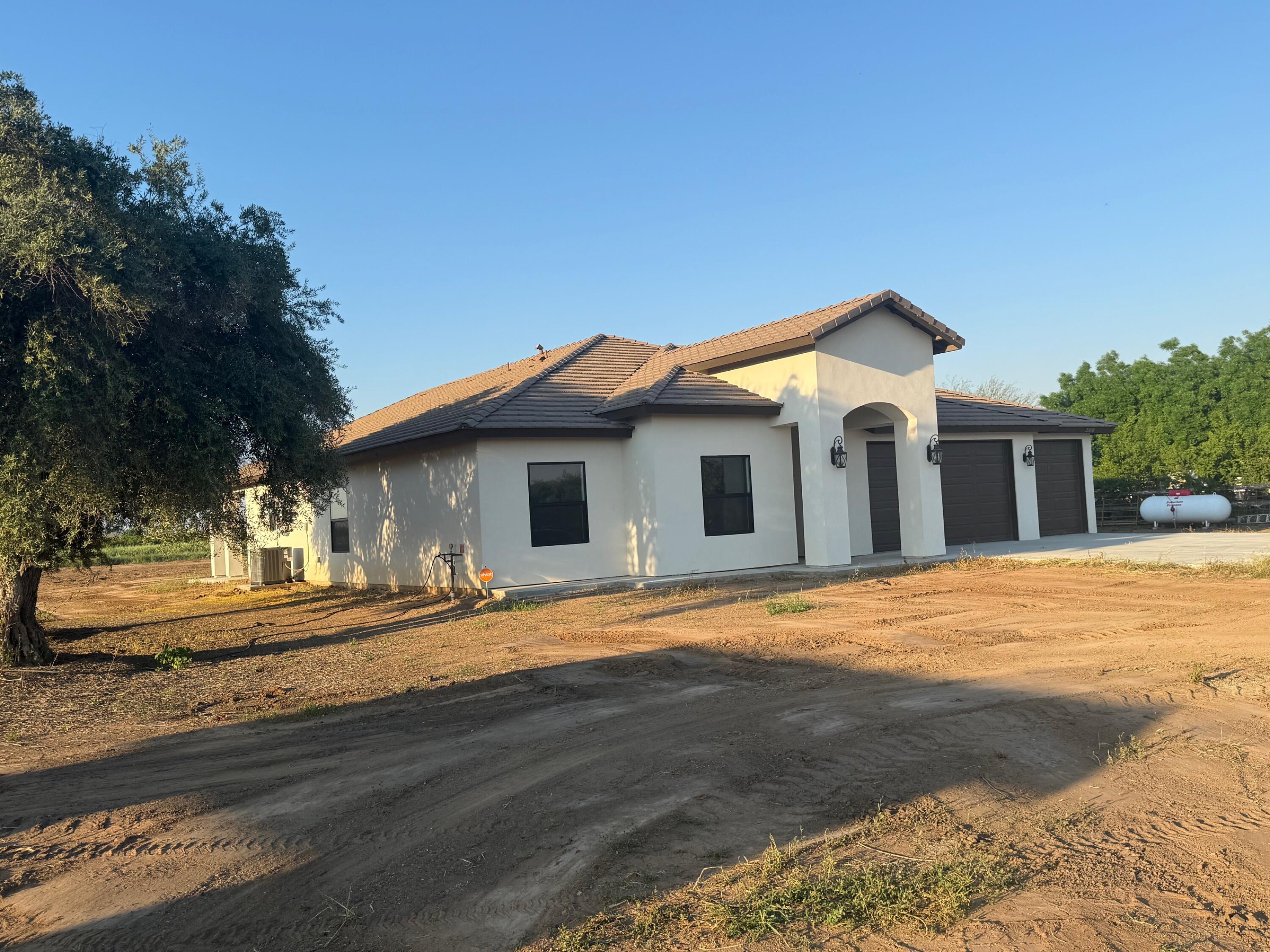 22690 Ave 182