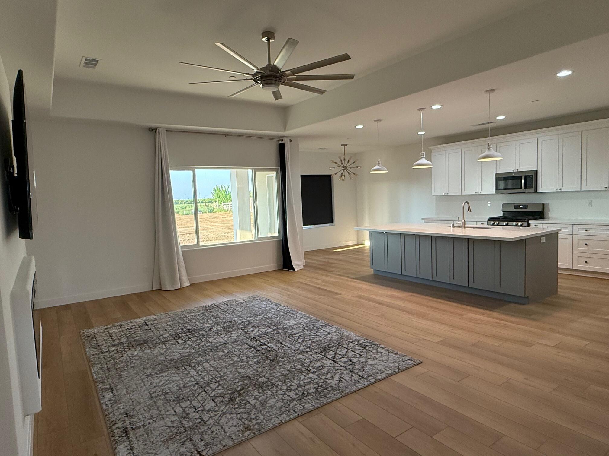 22690 Ave 182