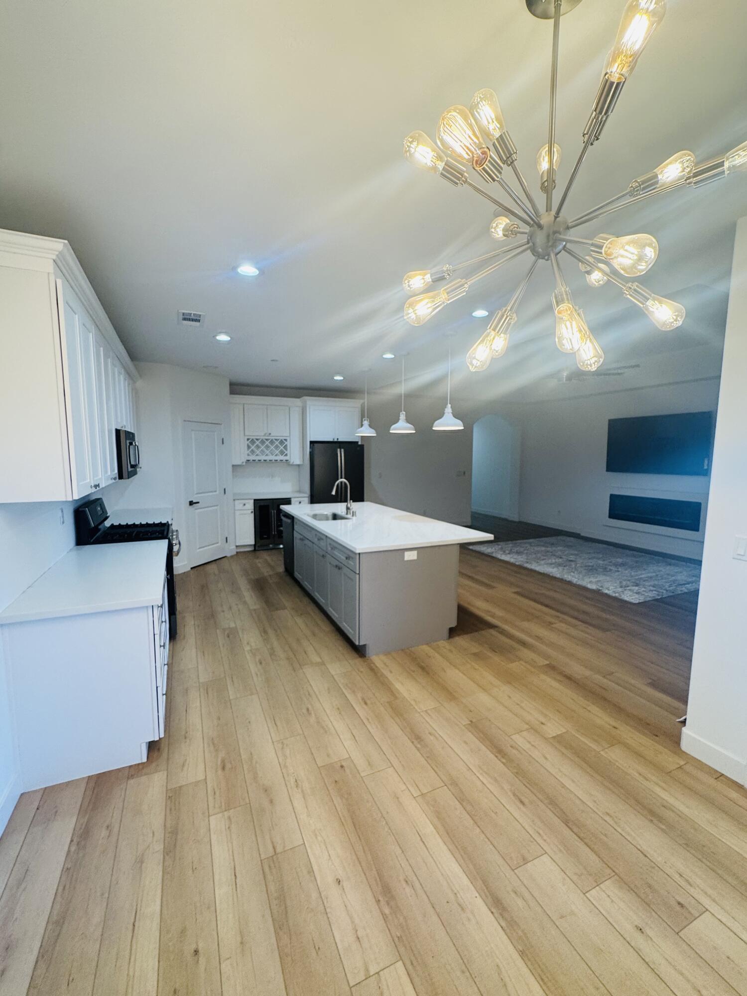 22690 Ave 182