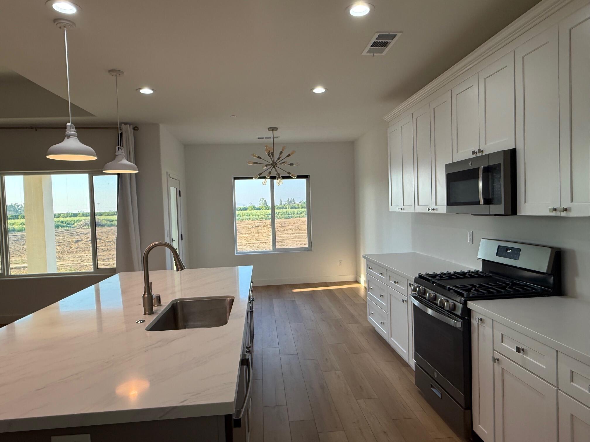 22690 Ave 182