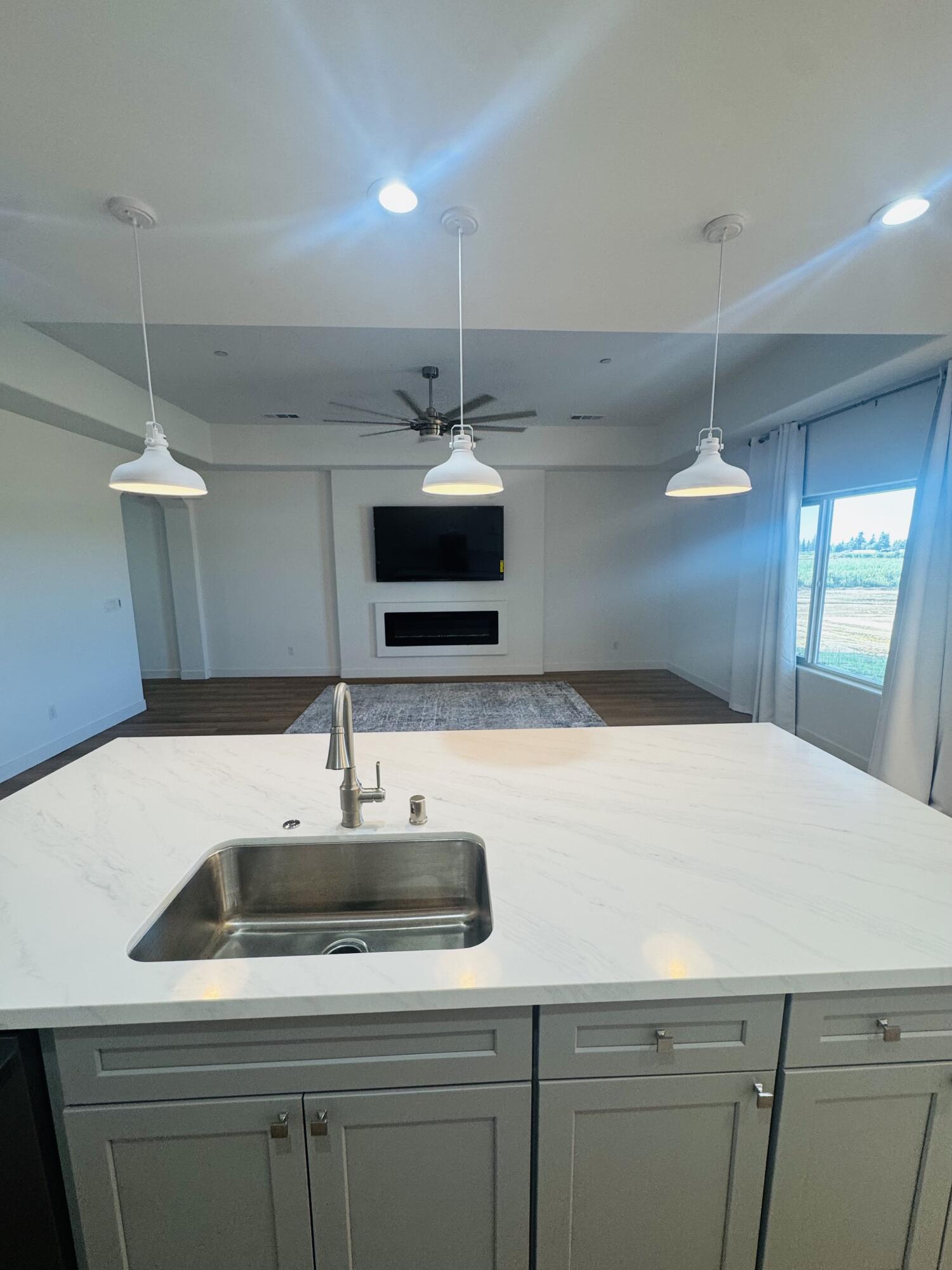 22690 Ave 182