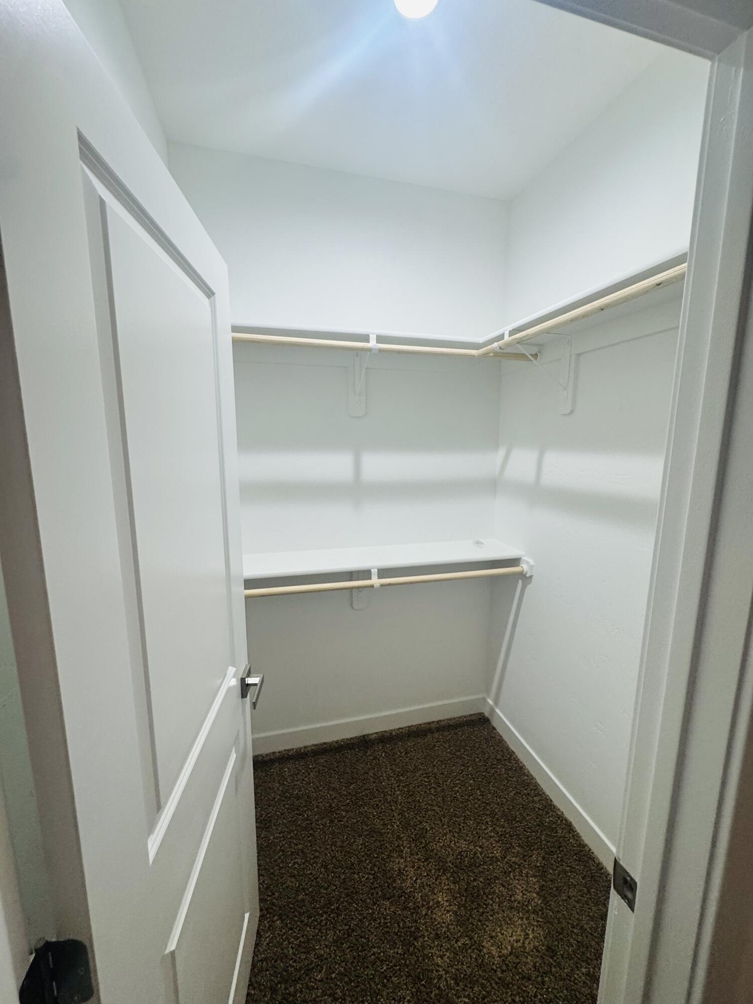 22690 Ave 182
