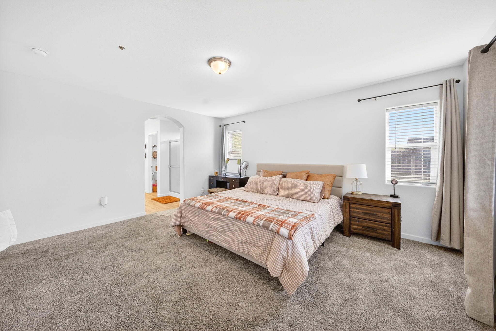 2611 W Theta Avenue W