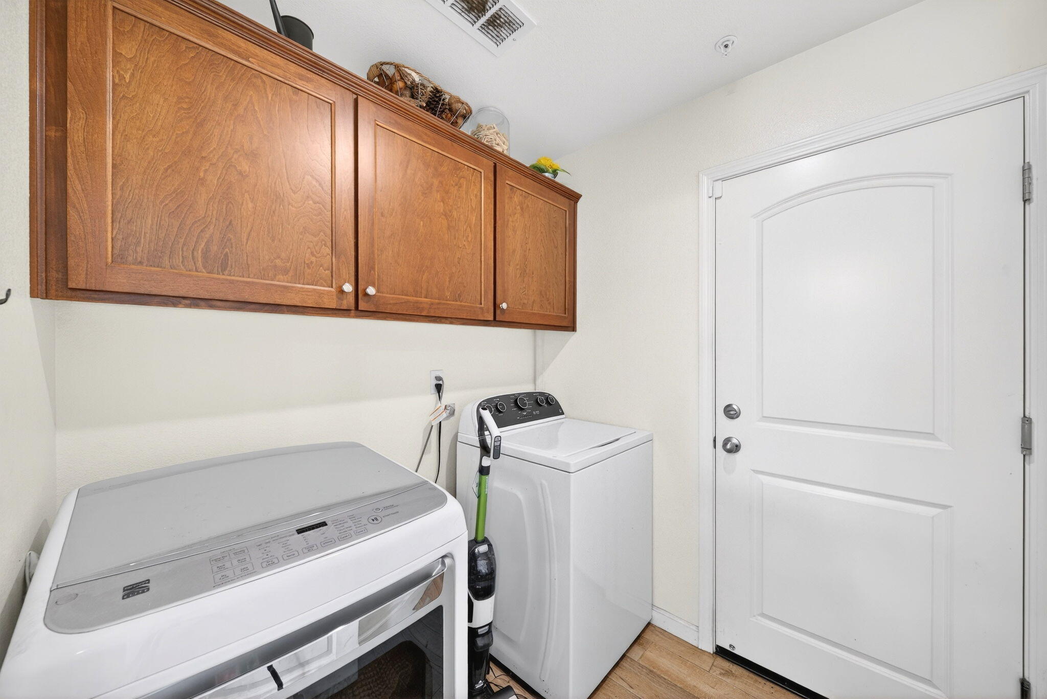 2611 W Theta Avenue W