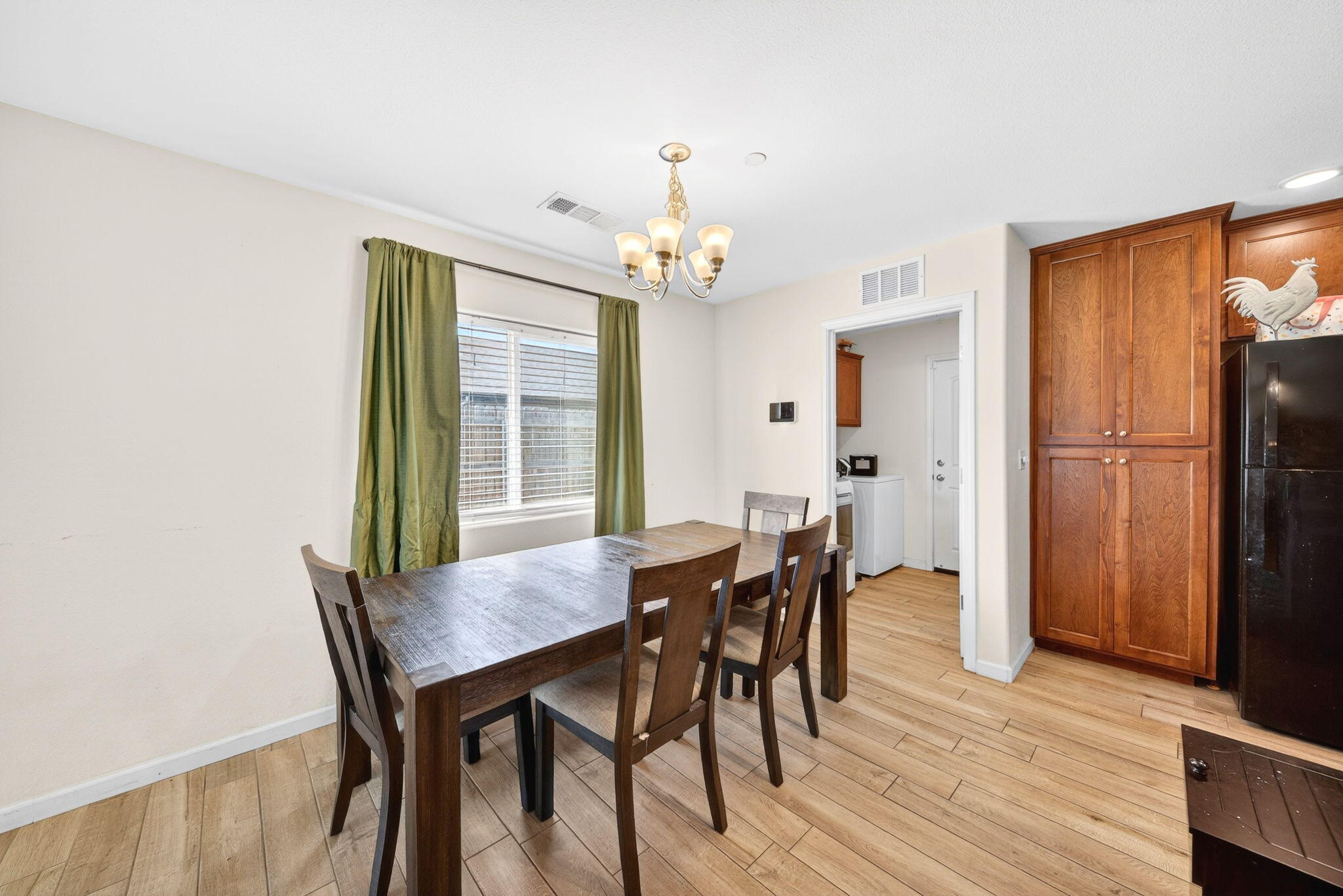 2611 W Theta Avenue W