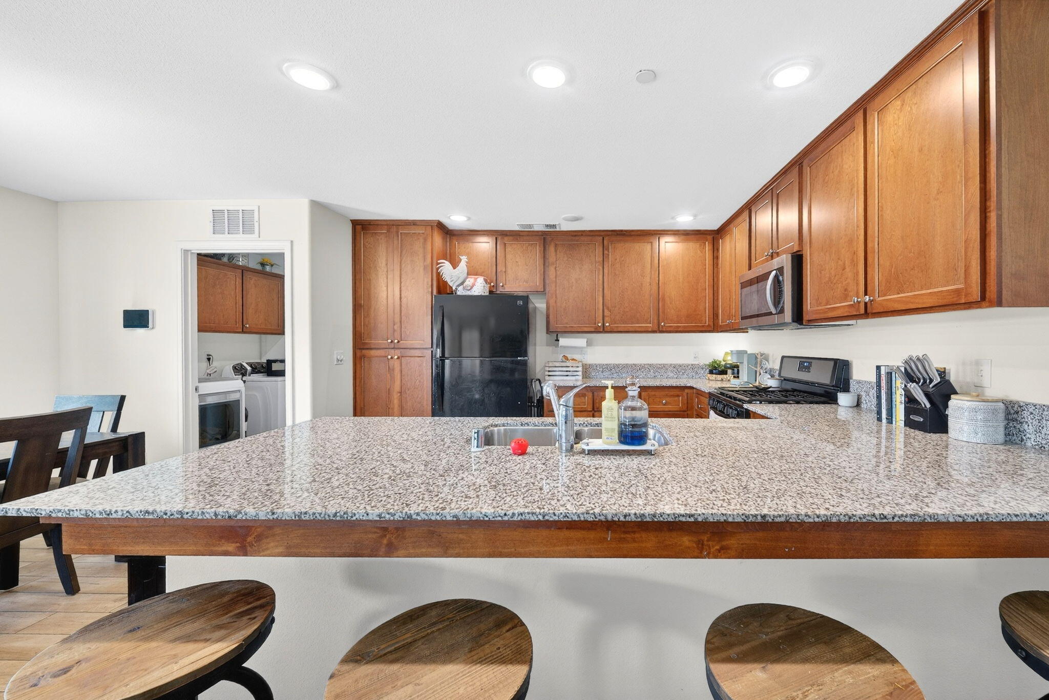 2611 W Theta Avenue W