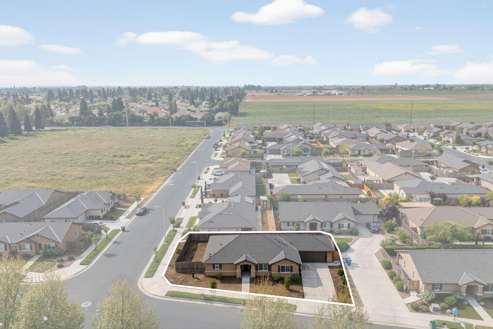 2611 W Theta Avenue W