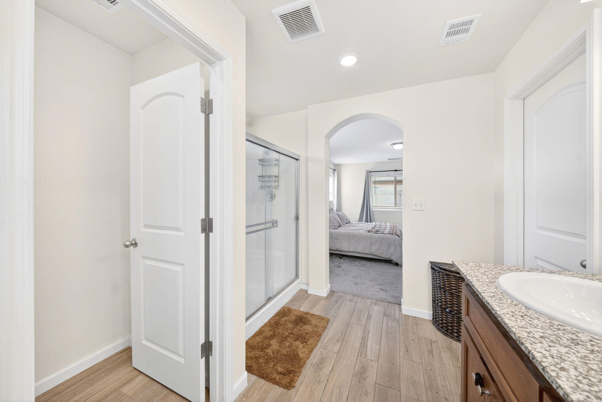 2611 W Theta Avenue W