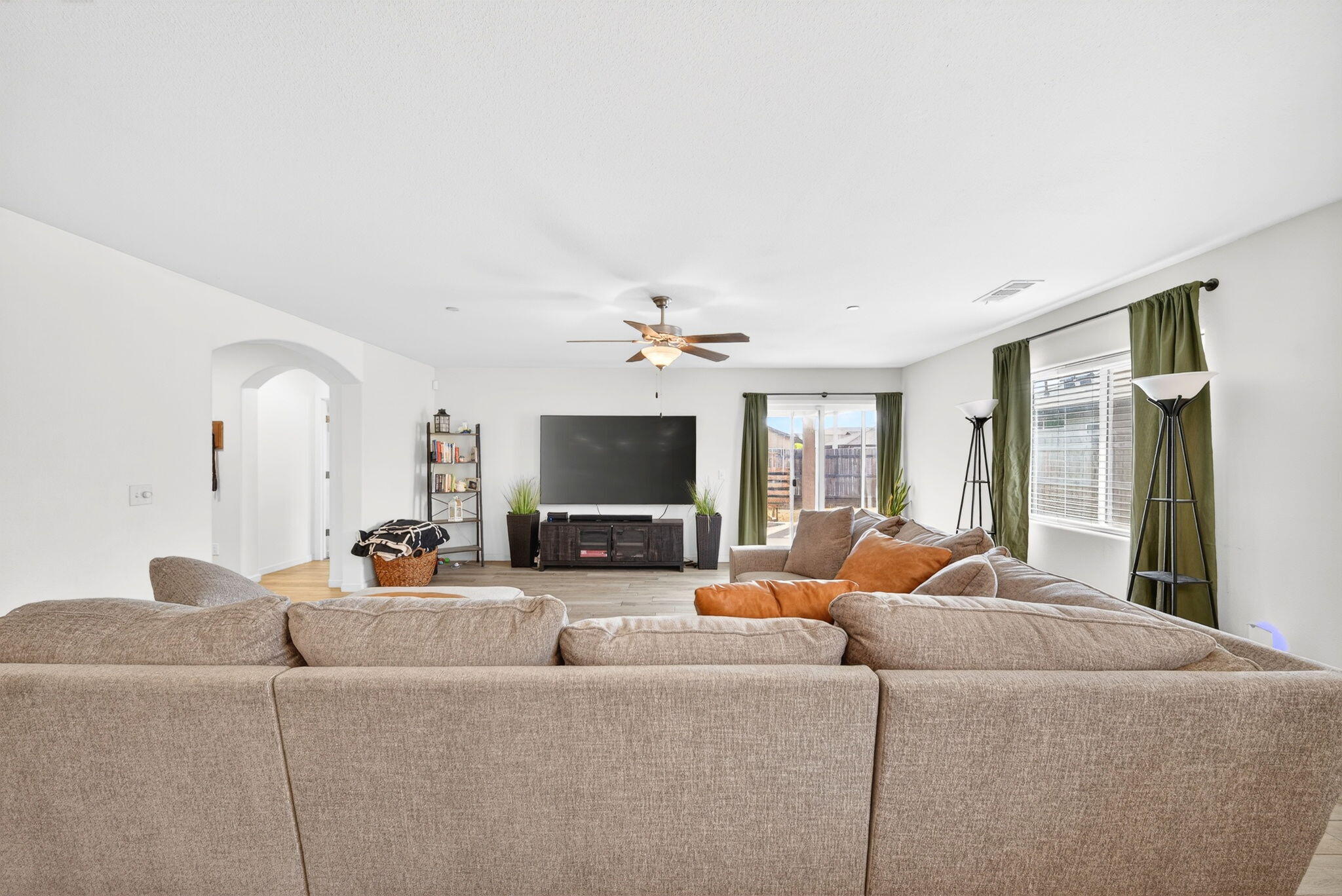 2611 W Theta Avenue W