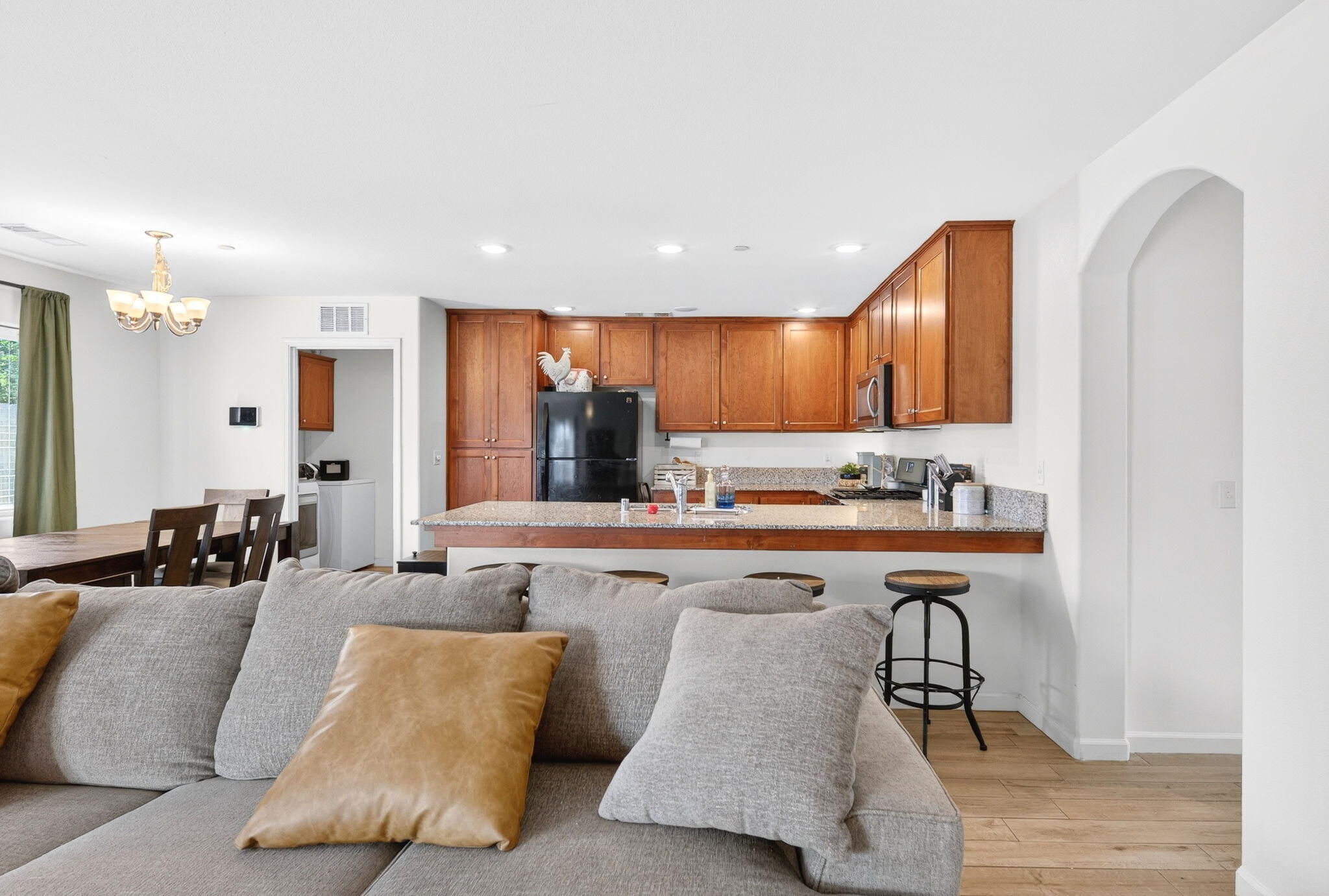 2611 W Theta Avenue W