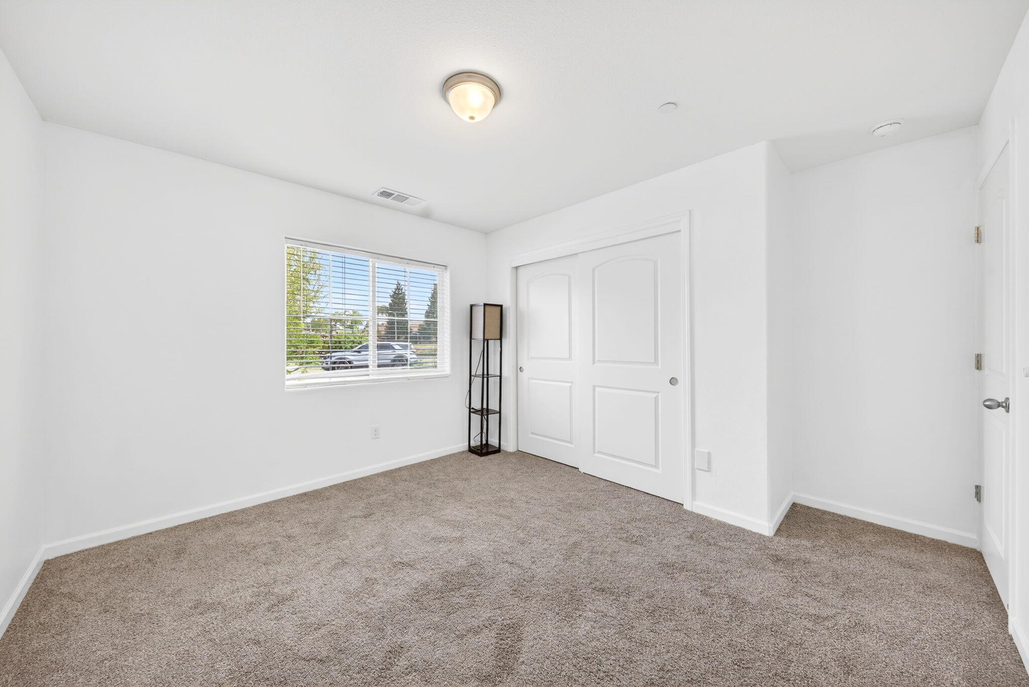 2611 W Theta Avenue W